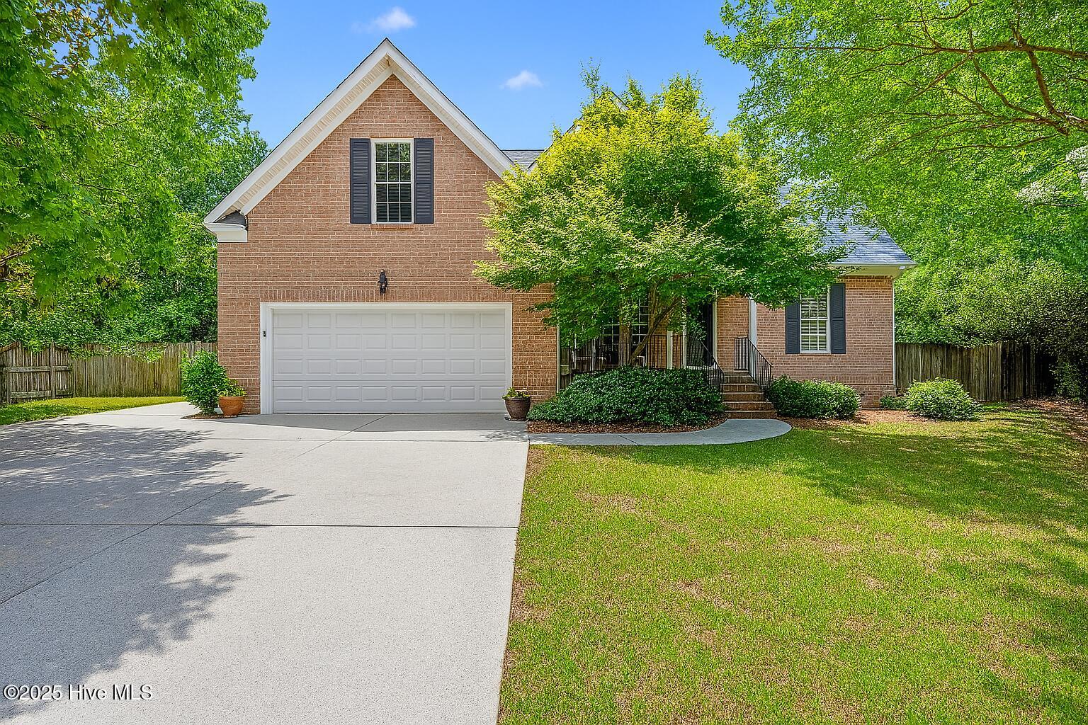 2204 Gardenia Court Property Photo 1