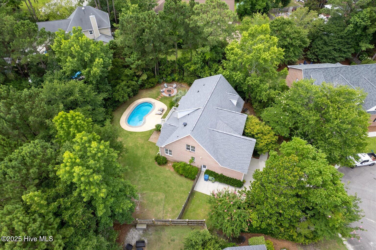 2204 Gardenia Court Property Photo 2