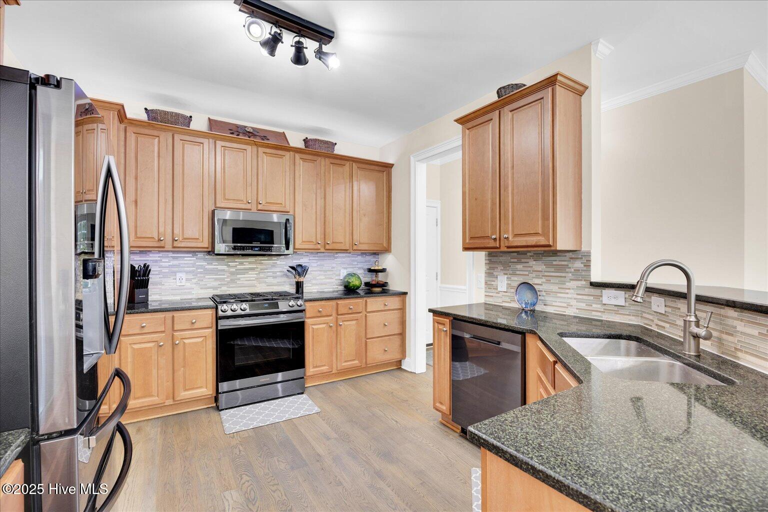 2204 Gardenia Court Property Photo 4