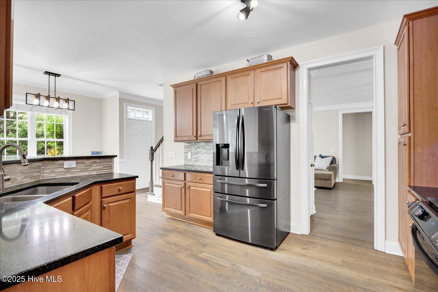 2204 Gardenia Court Property Photo 6