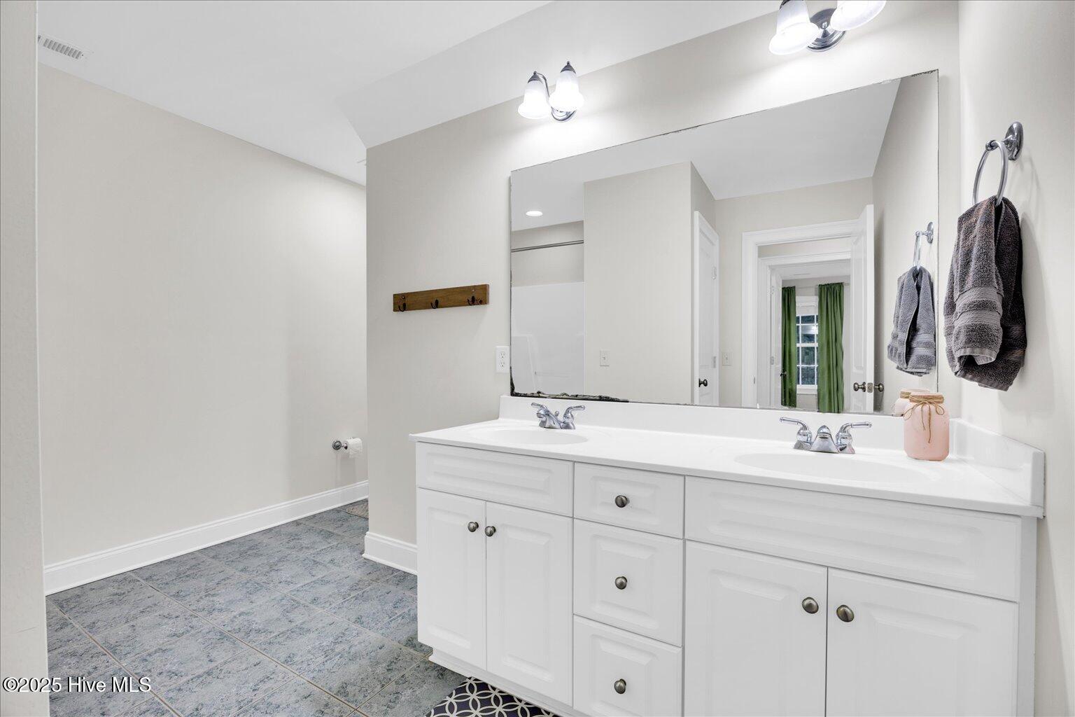 2204 Gardenia Court Property Photo 17