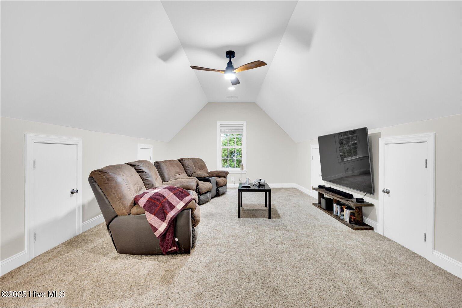 2204 Gardenia Court Property Photo 21