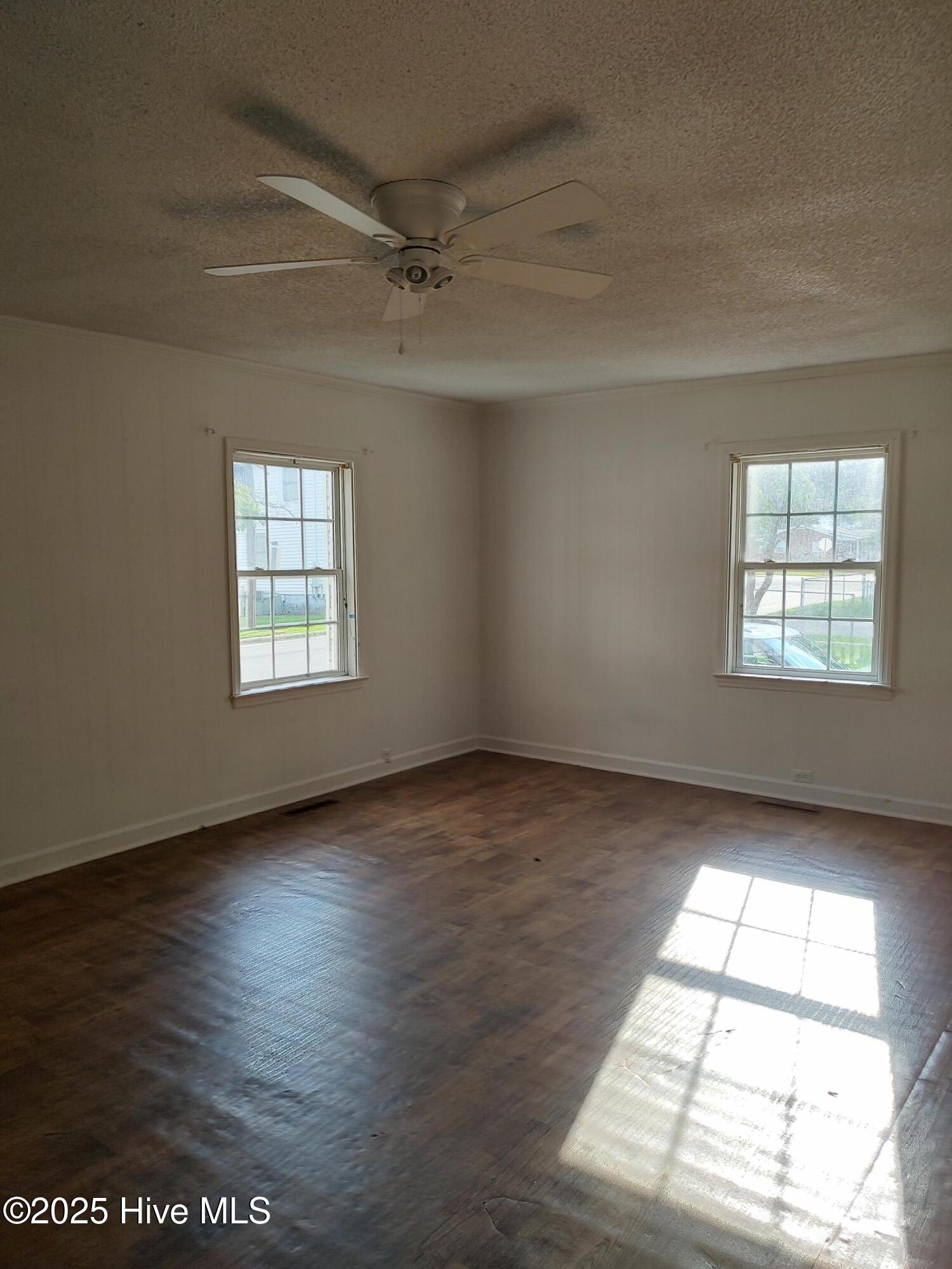103 E James Street Property Photo 6