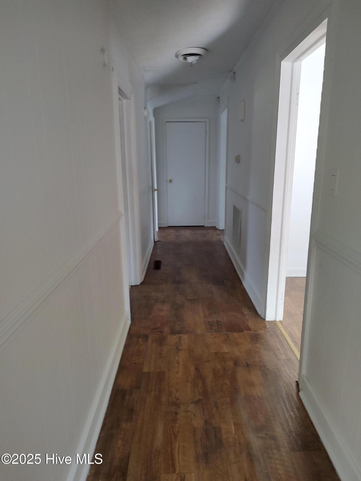 103 E James Street Property Photo 11