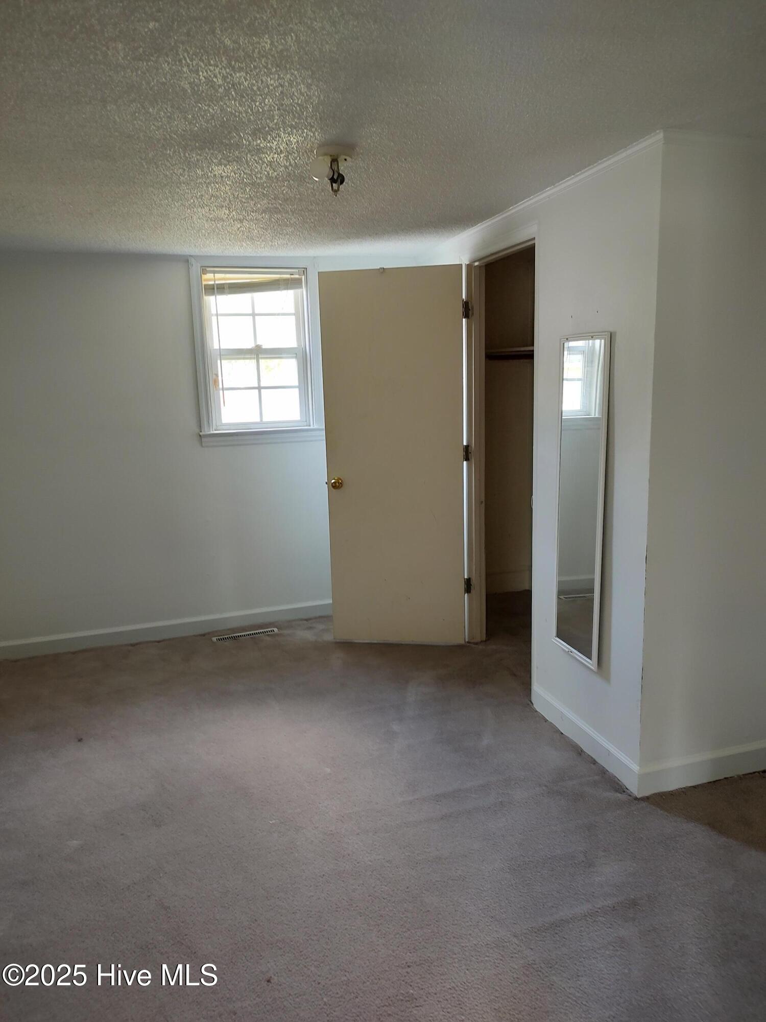 103 E James Street Property Photo 12