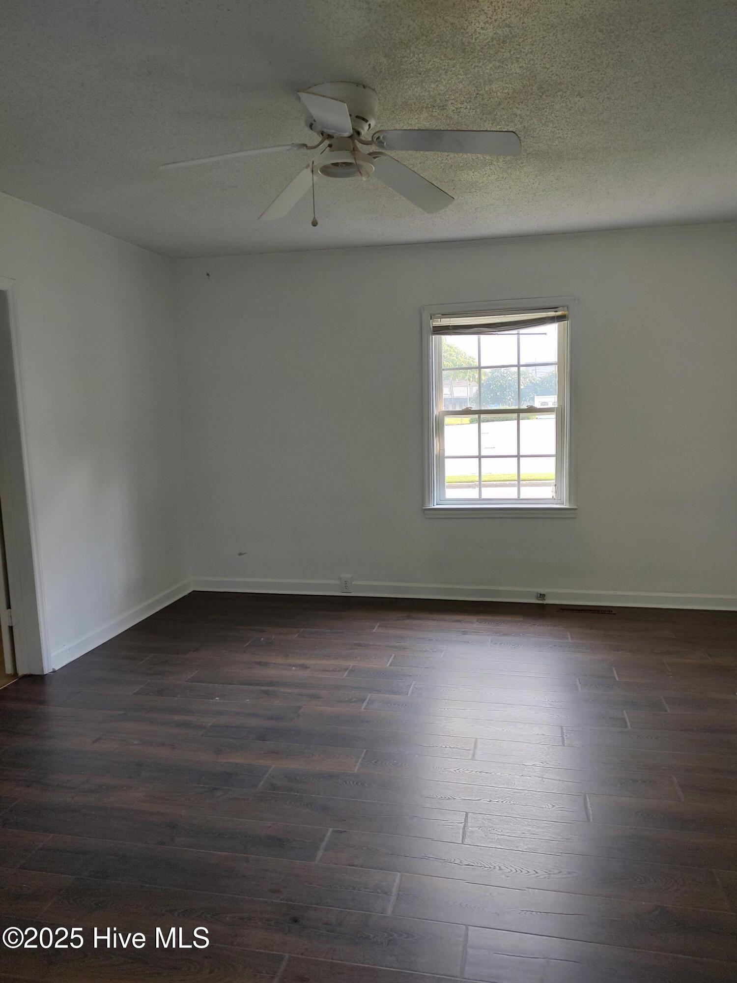 103 E James Street Property Photo 16