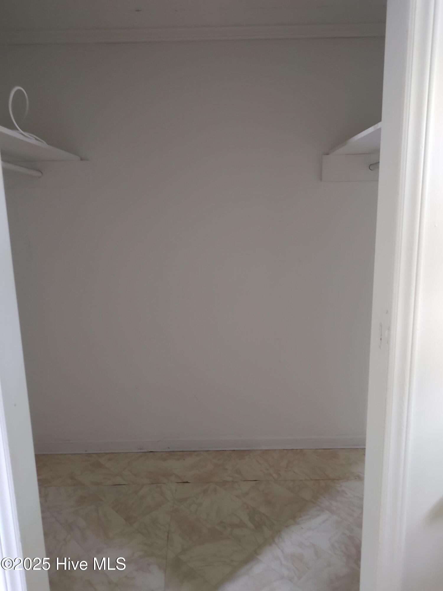103 E James Street Property Photo 21