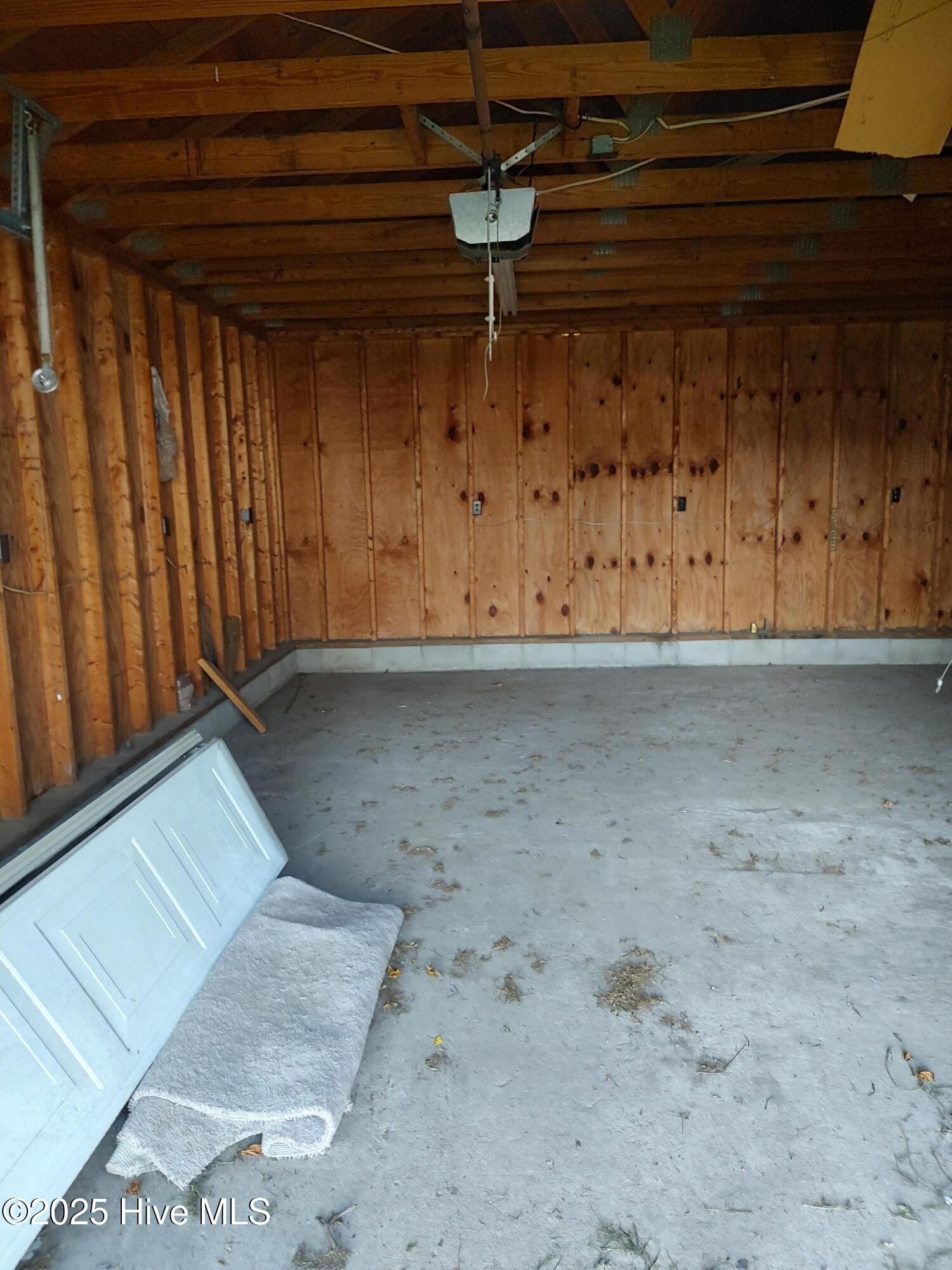 103 E James Street Property Photo 23
