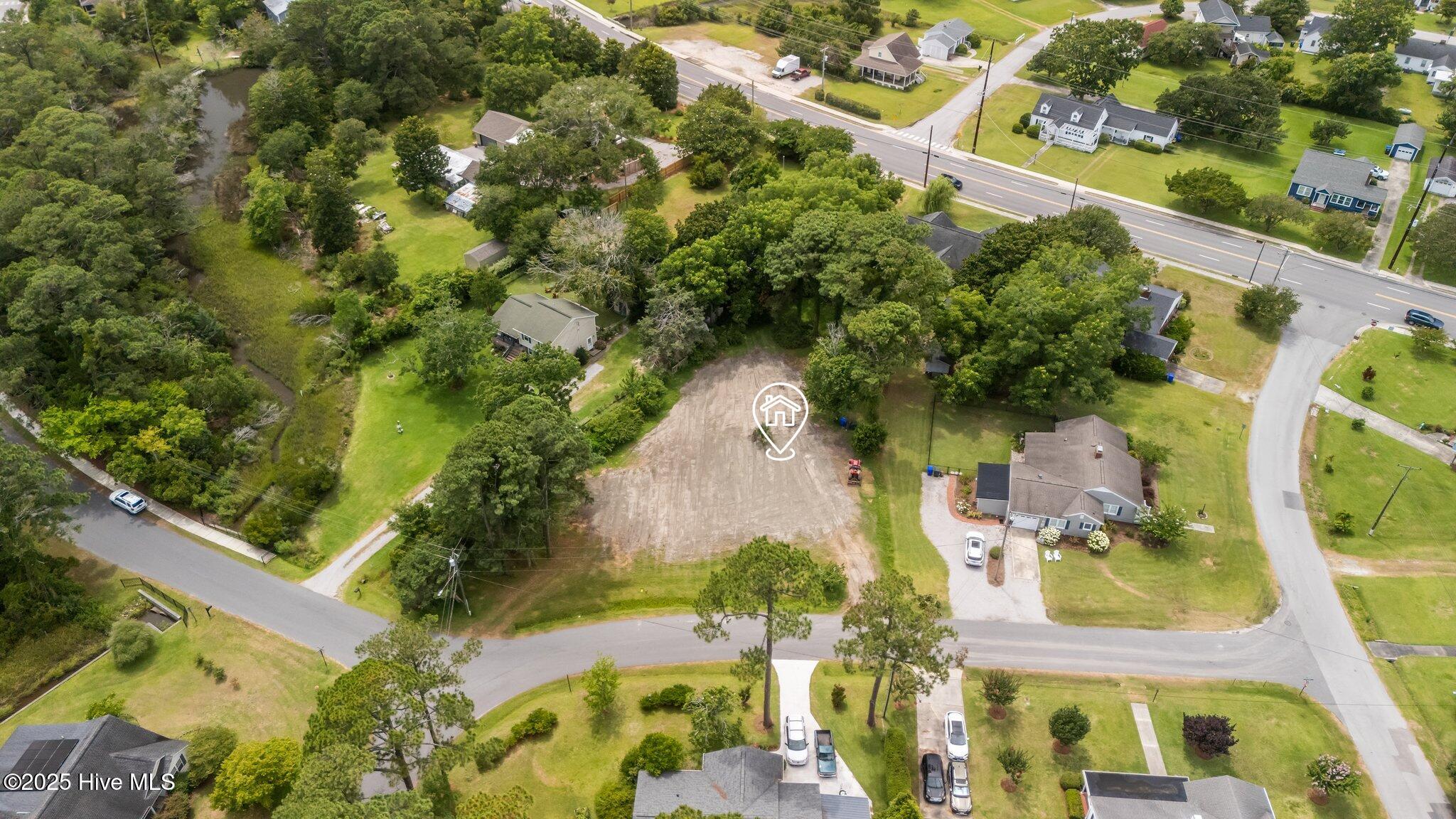 203 Sherwood Boulevard Property Photo 1