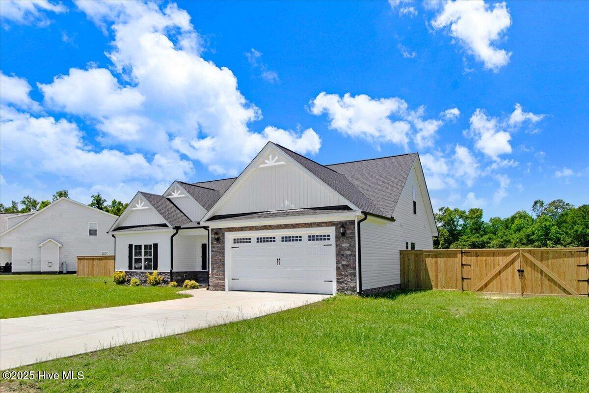 3766 Huntcliff Drive Property Photo 3
