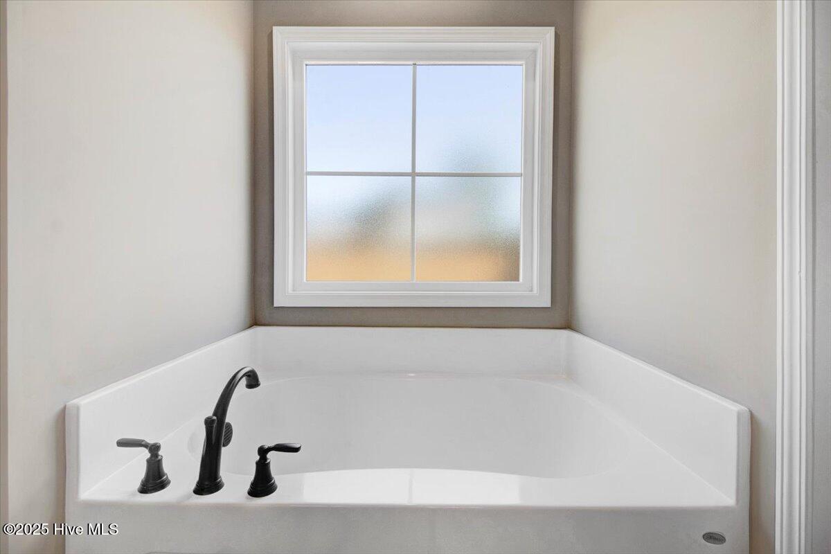 3766 Huntcliff Drive Property Photo 18