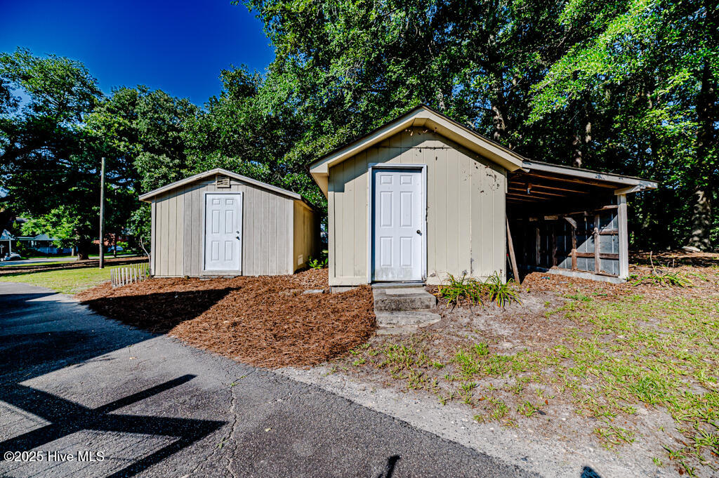 136 N Alma Street Property Photo 7