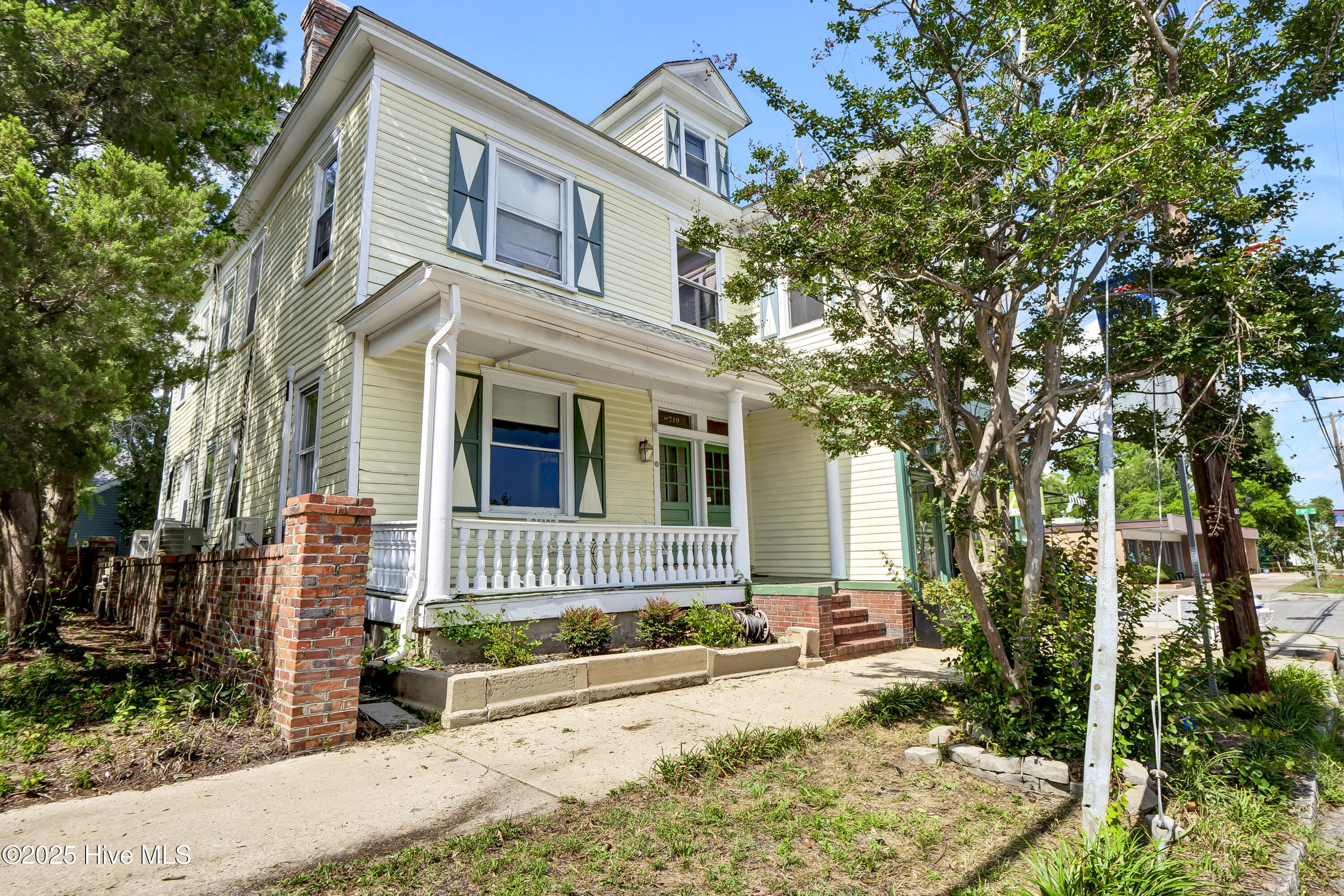 729 Princess Street Property Photo 1