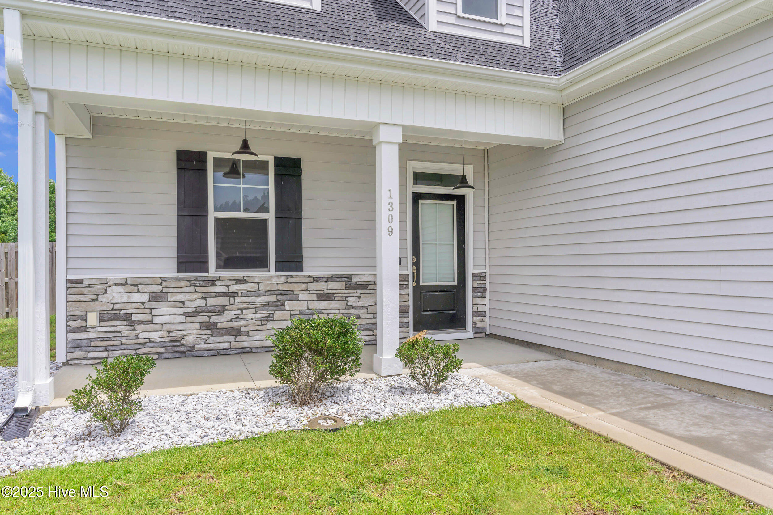 1309 Rooster Court Property Photo 4
