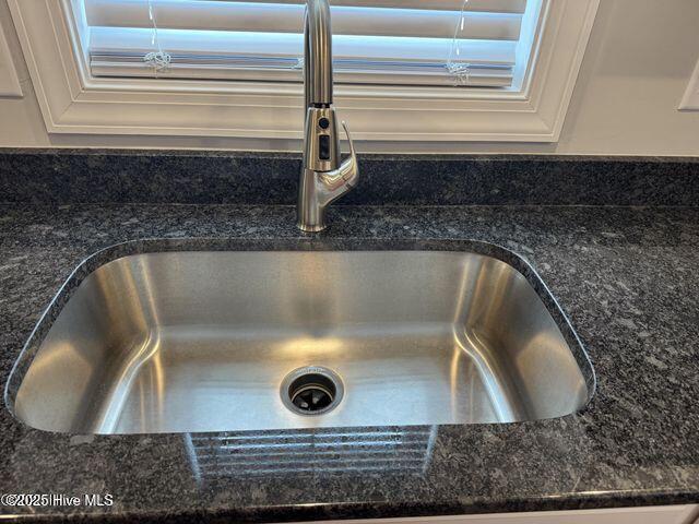 704 Sarah Rebecca Drive B Property Photo 9