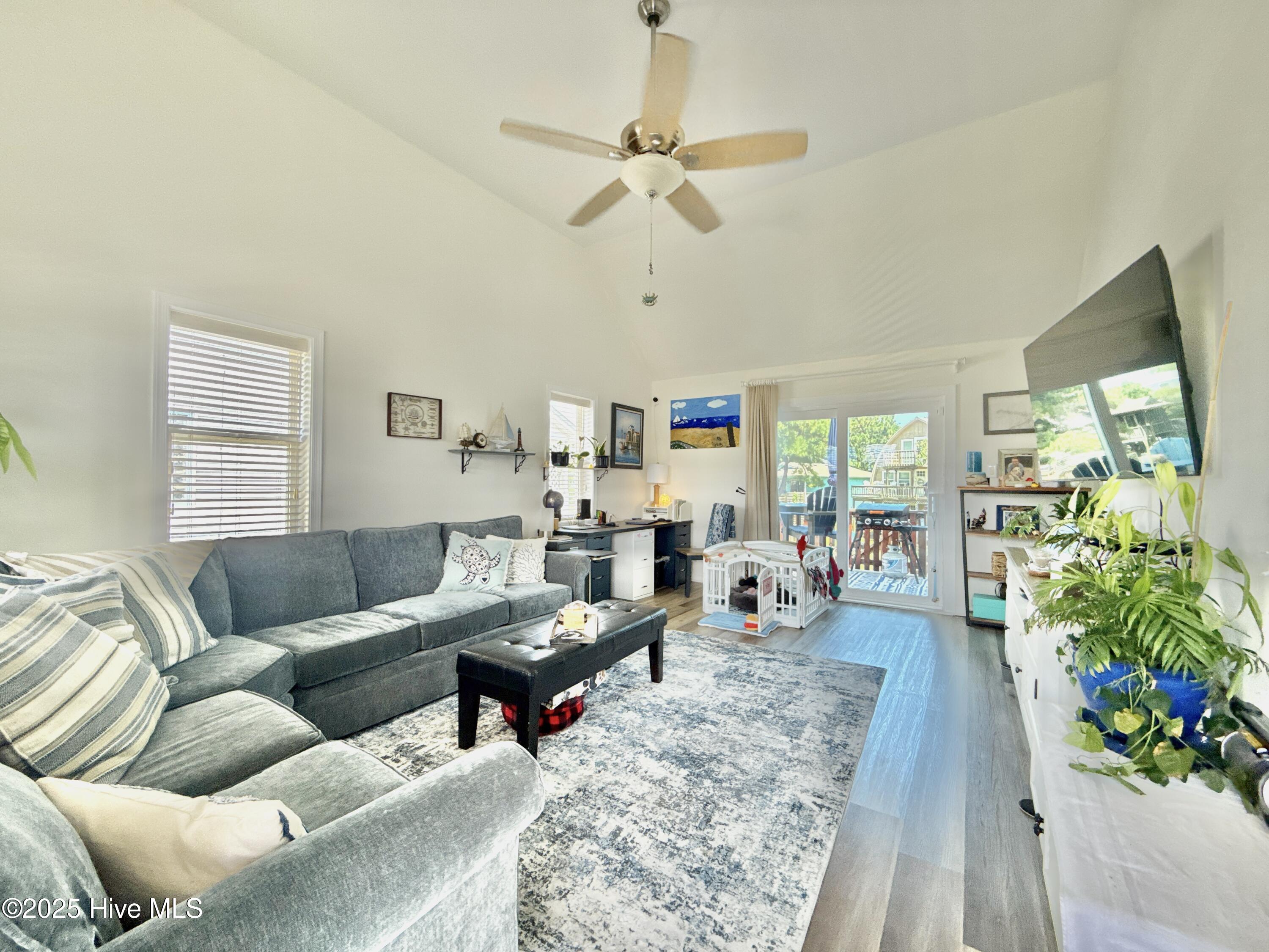112 Outrigger Drive Property Photo 5