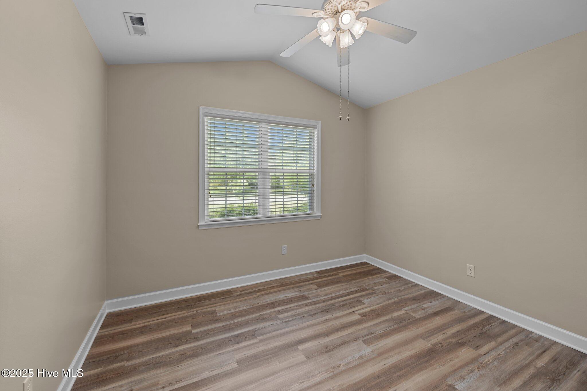 100 Iverson Lane Property Photo 4