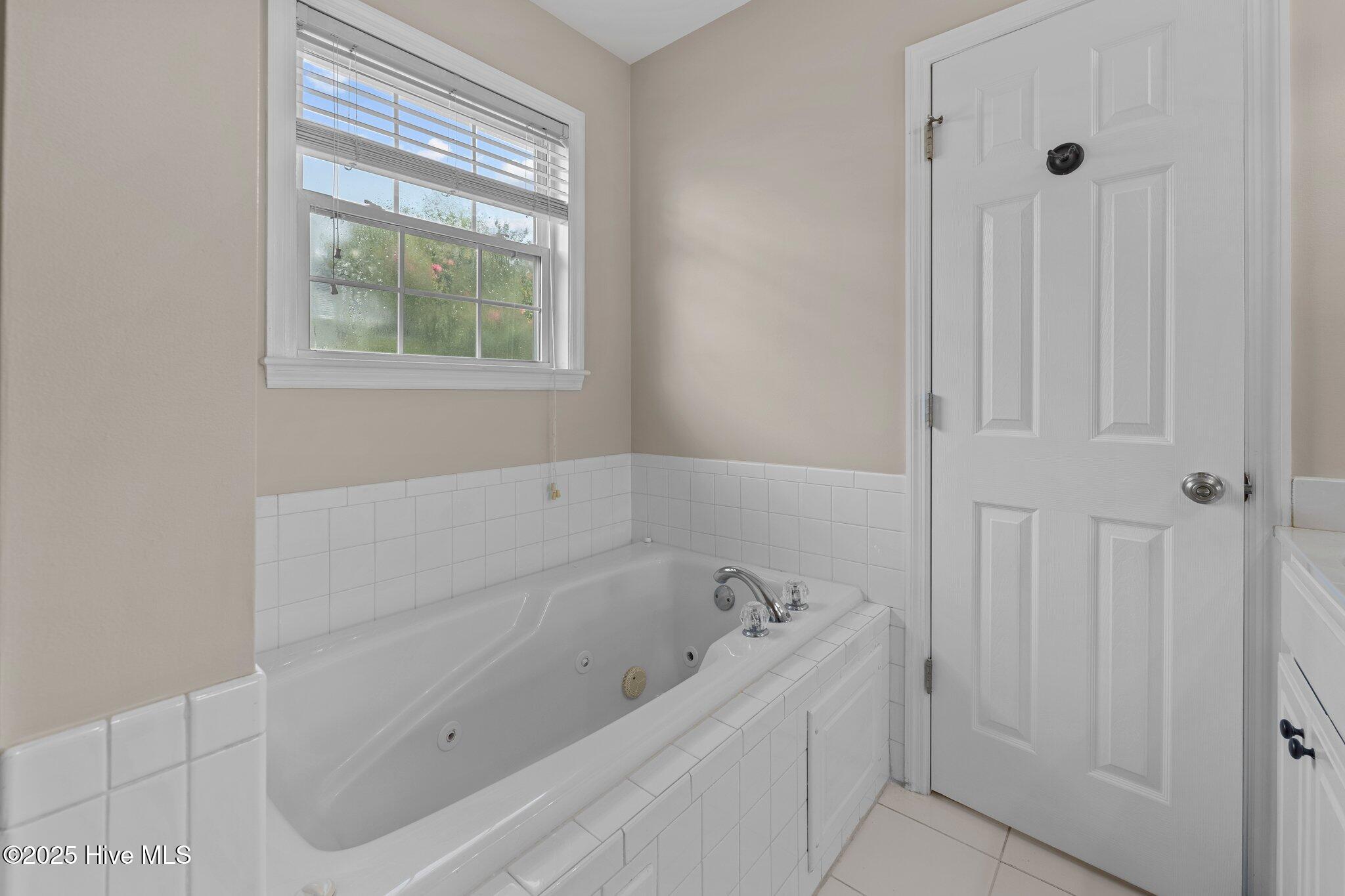100 Iverson Lane Property Photo 11