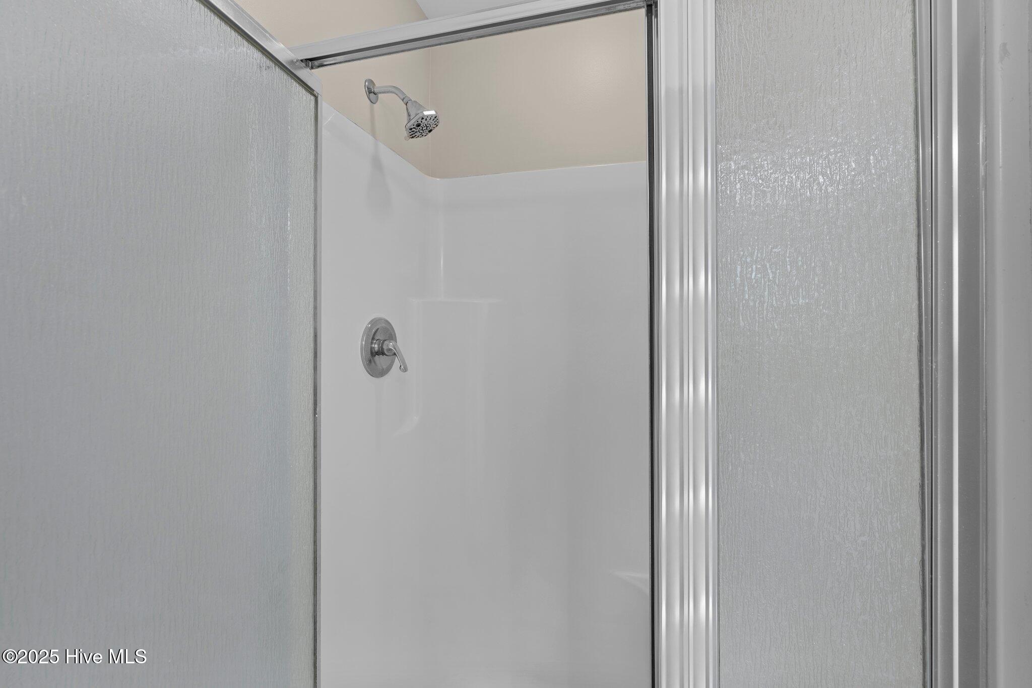 100 Iverson Lane Property Photo 12