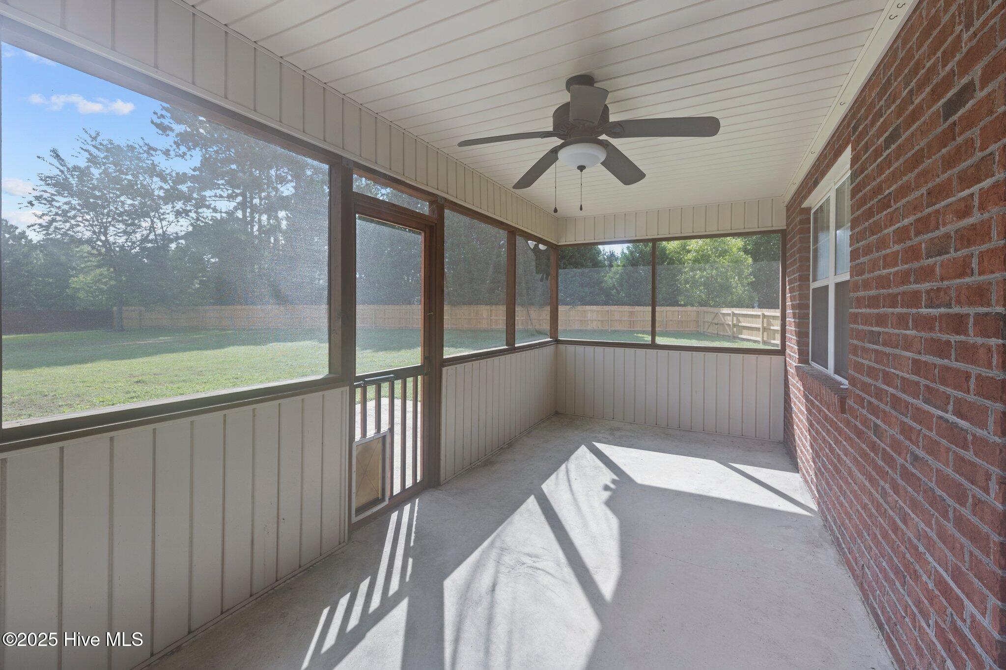 100 Iverson Lane Property Photo 13