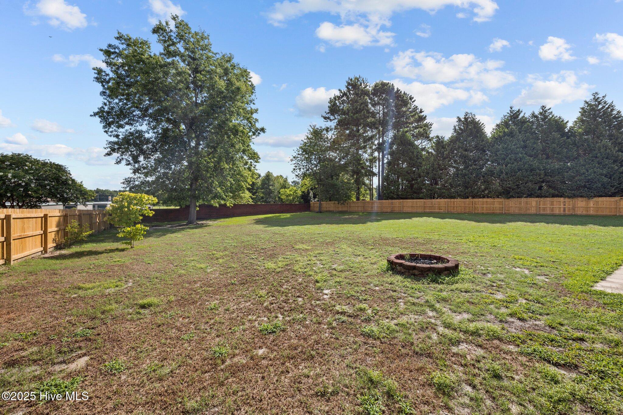 100 Iverson Lane Property Photo 15