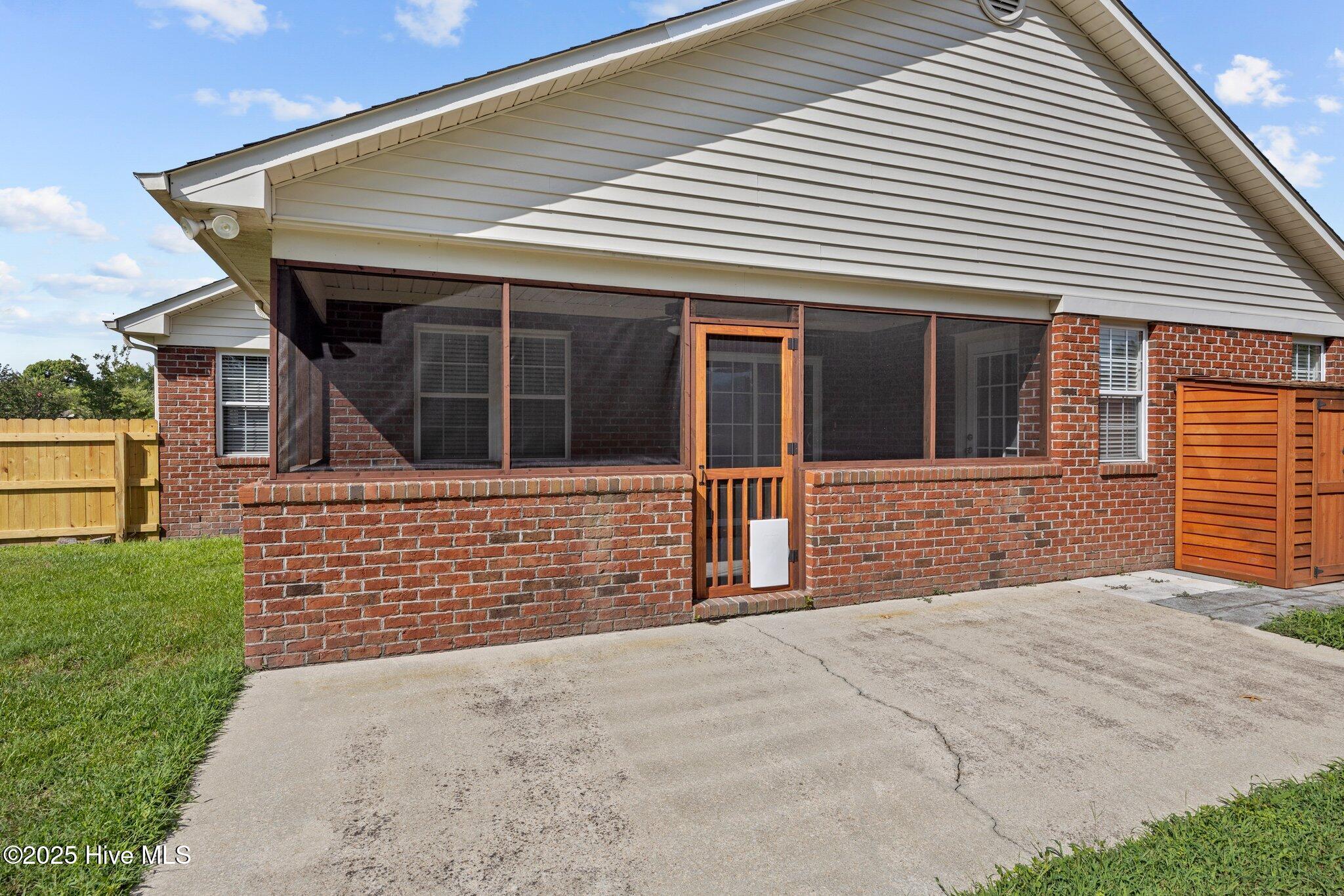 100 Iverson Lane Property Photo 18