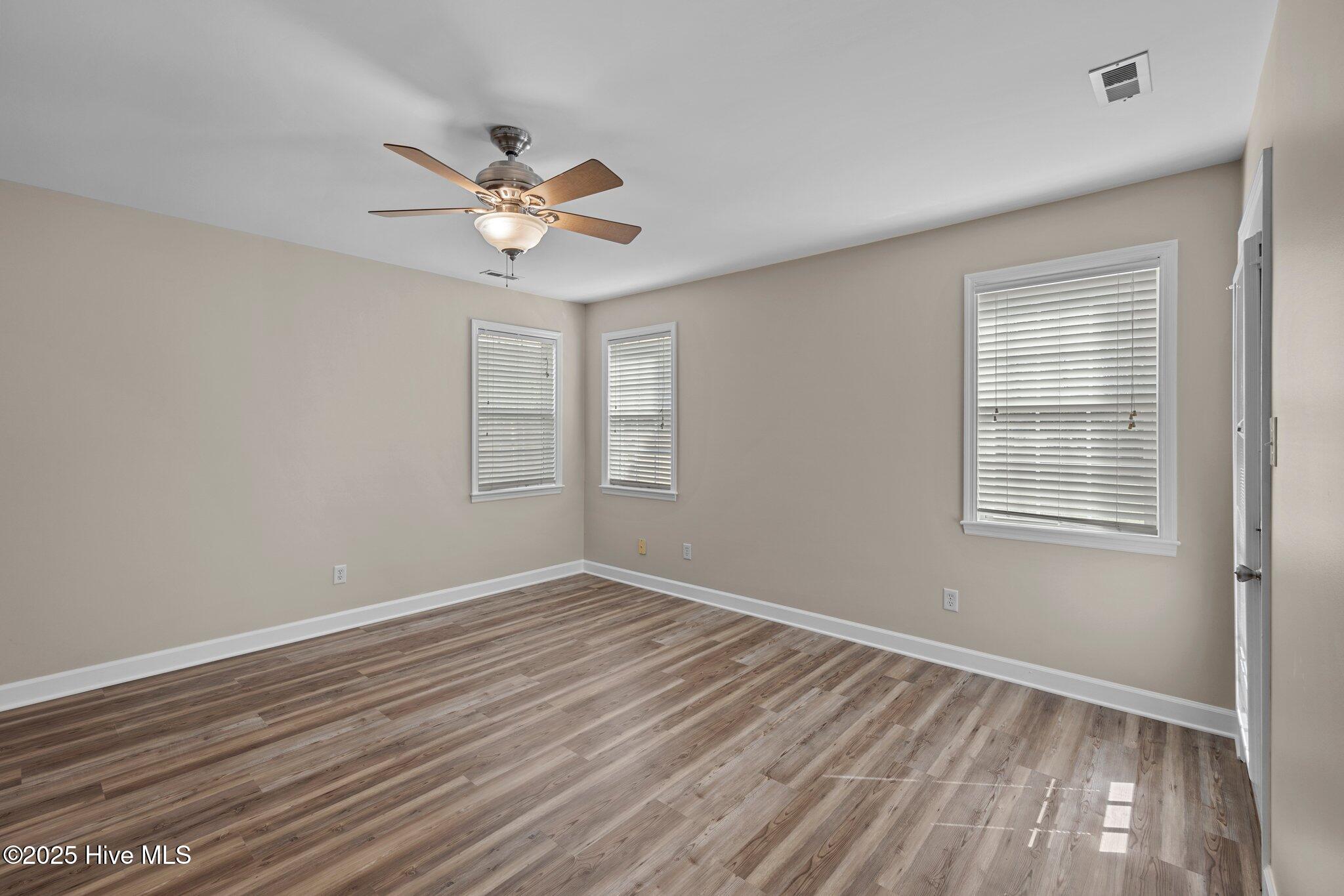 100 Iverson Lane Property Photo 32