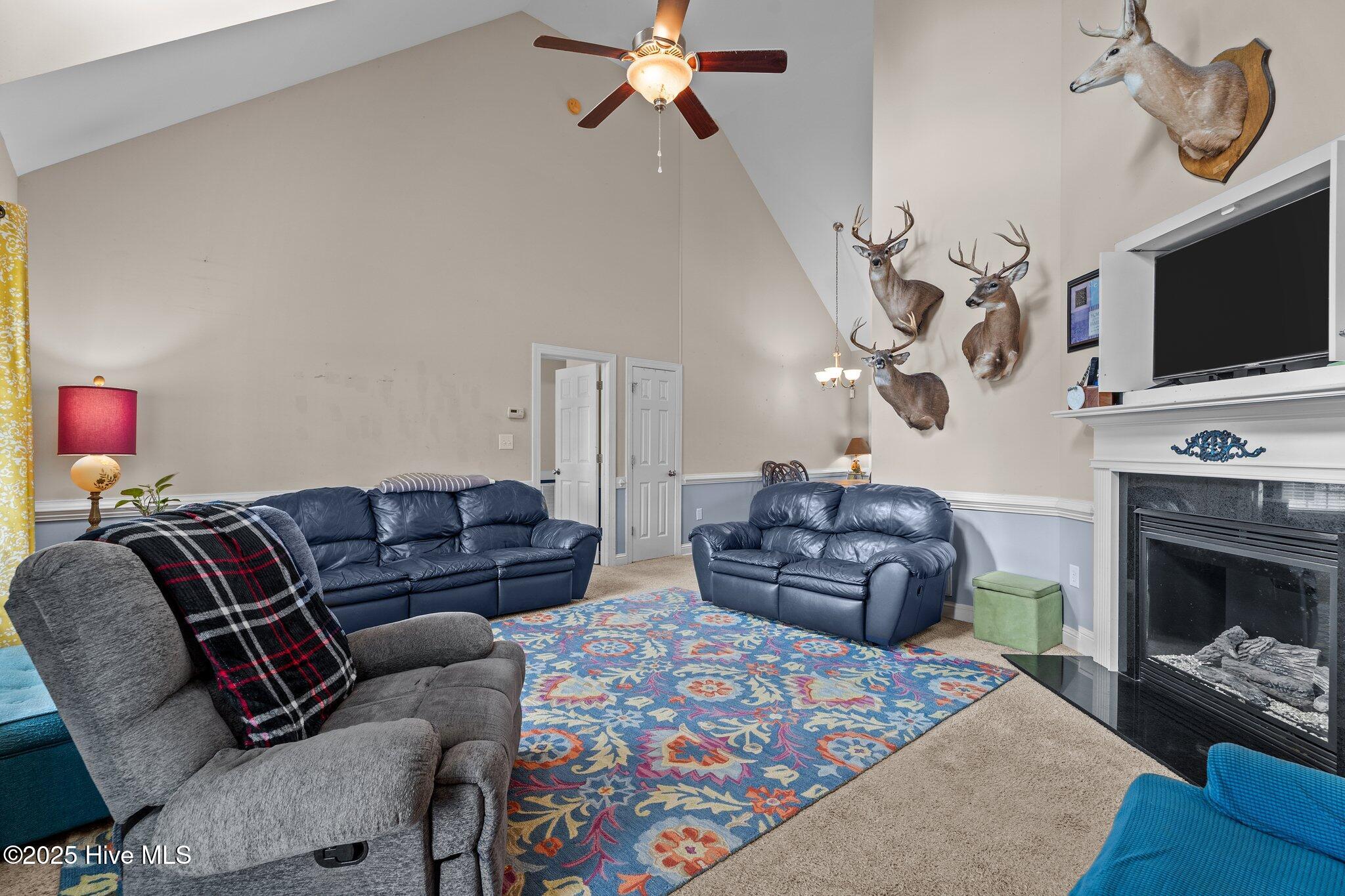 3918 Country Club Drive Property Photo 6