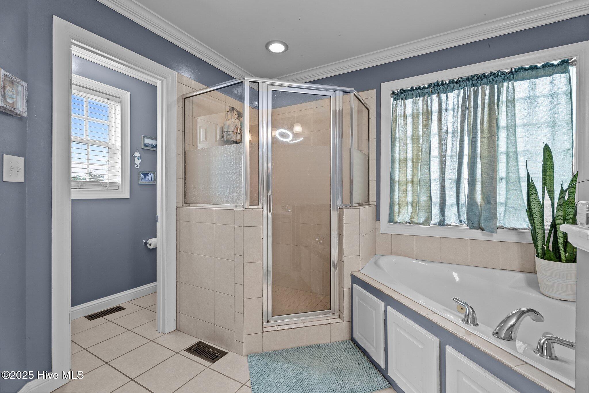 3918 Country Club Drive Property Photo 15
