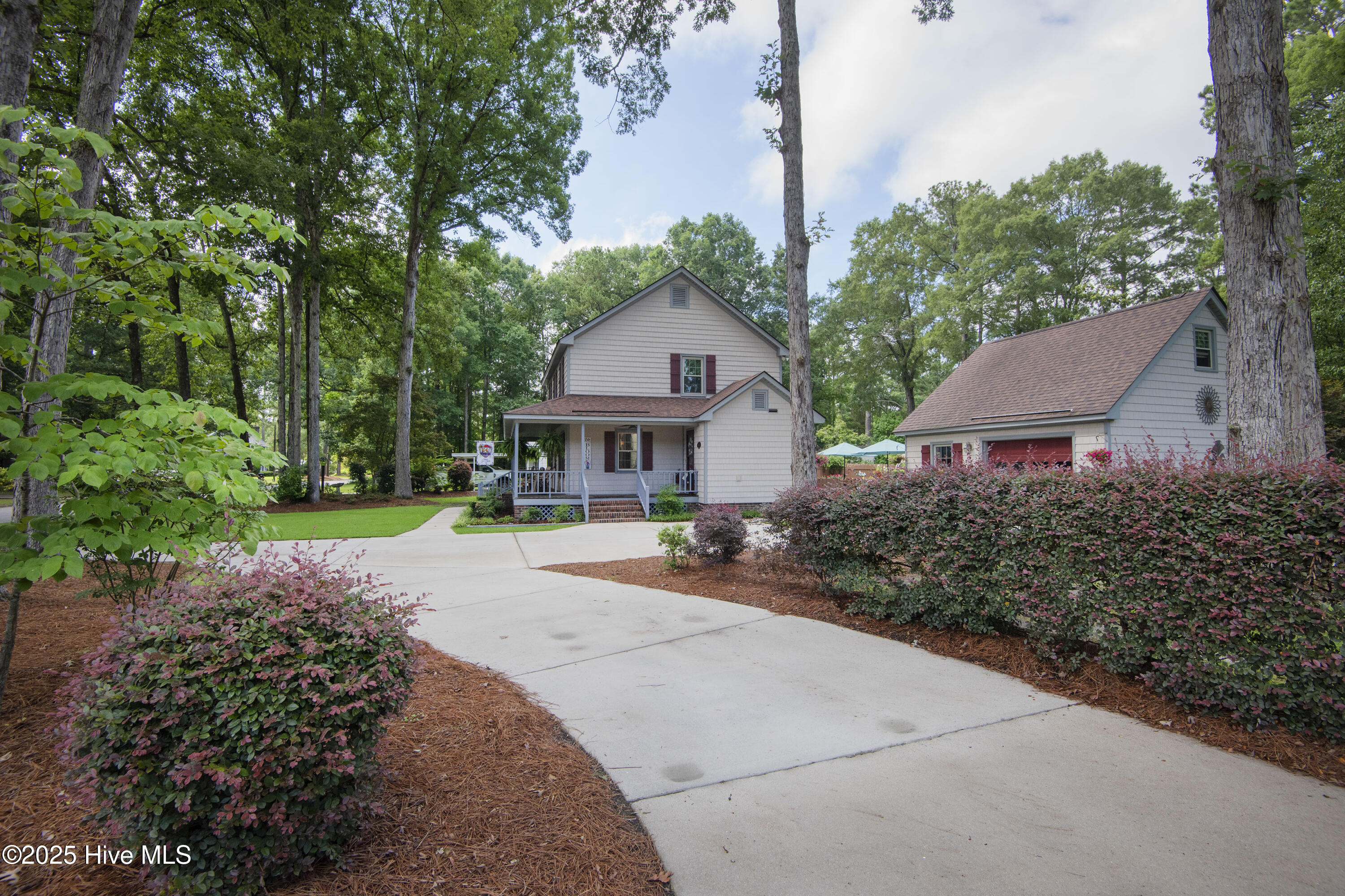 1406 Macon Place Property Photo 6