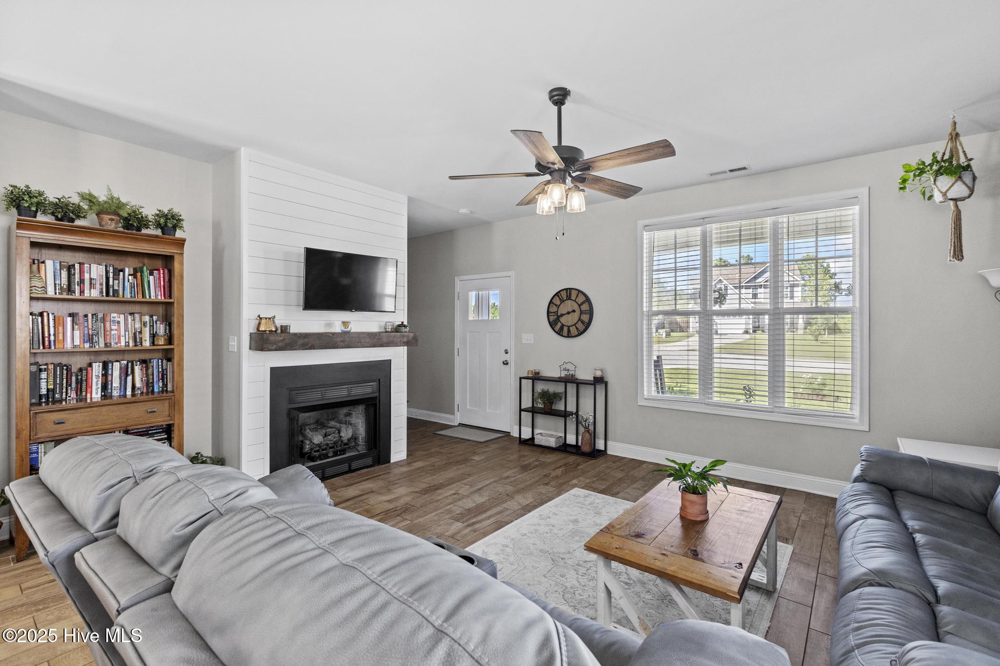 227 Admiral Court Property Photo 10