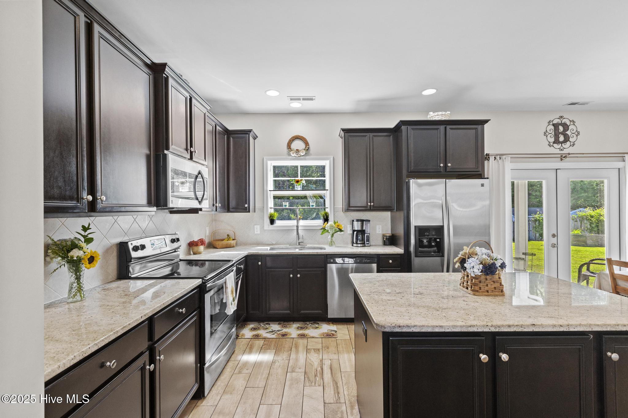 227 Admiral Court Property Photo 16