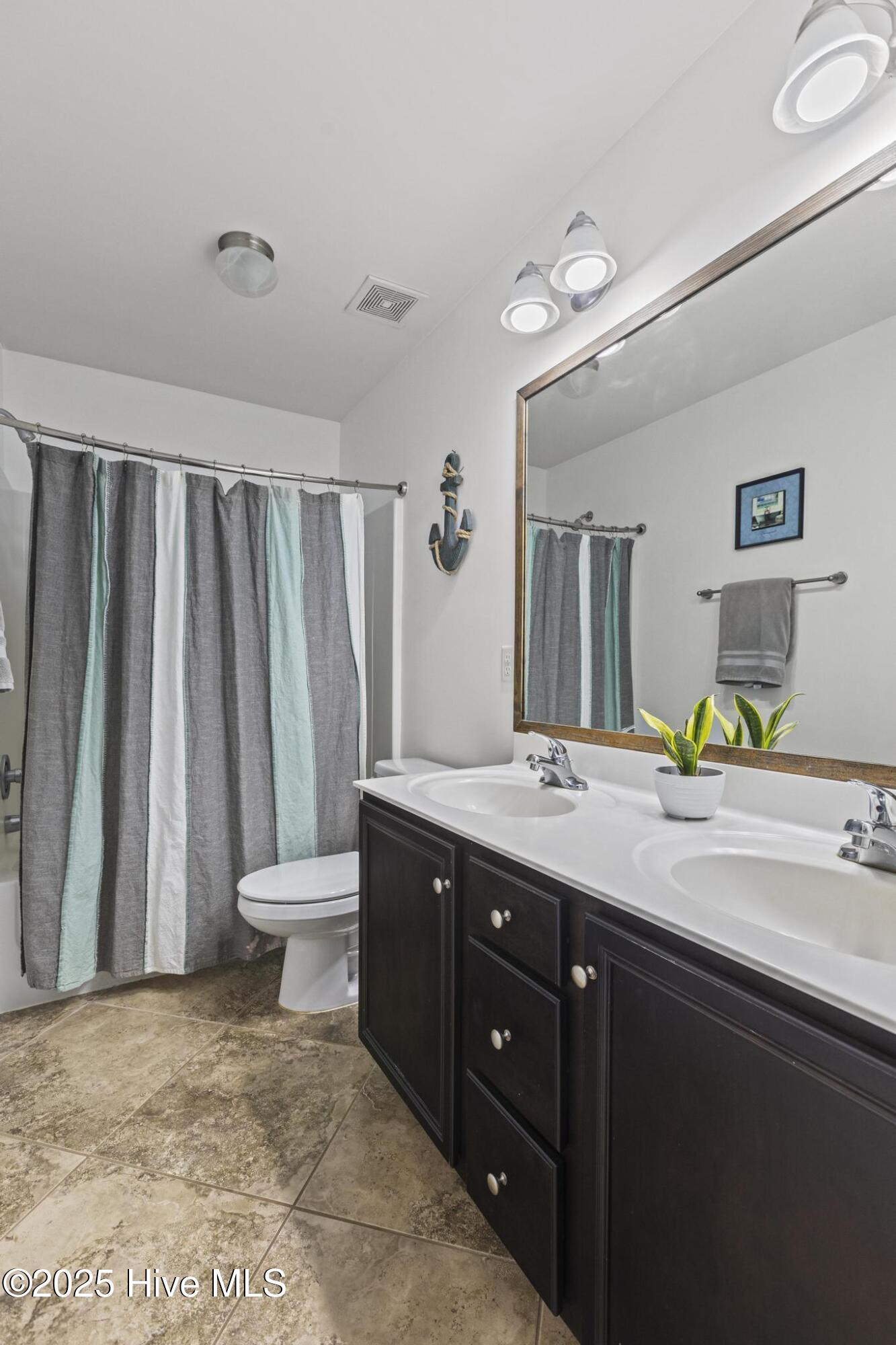227 Admiral Court Property Photo 22