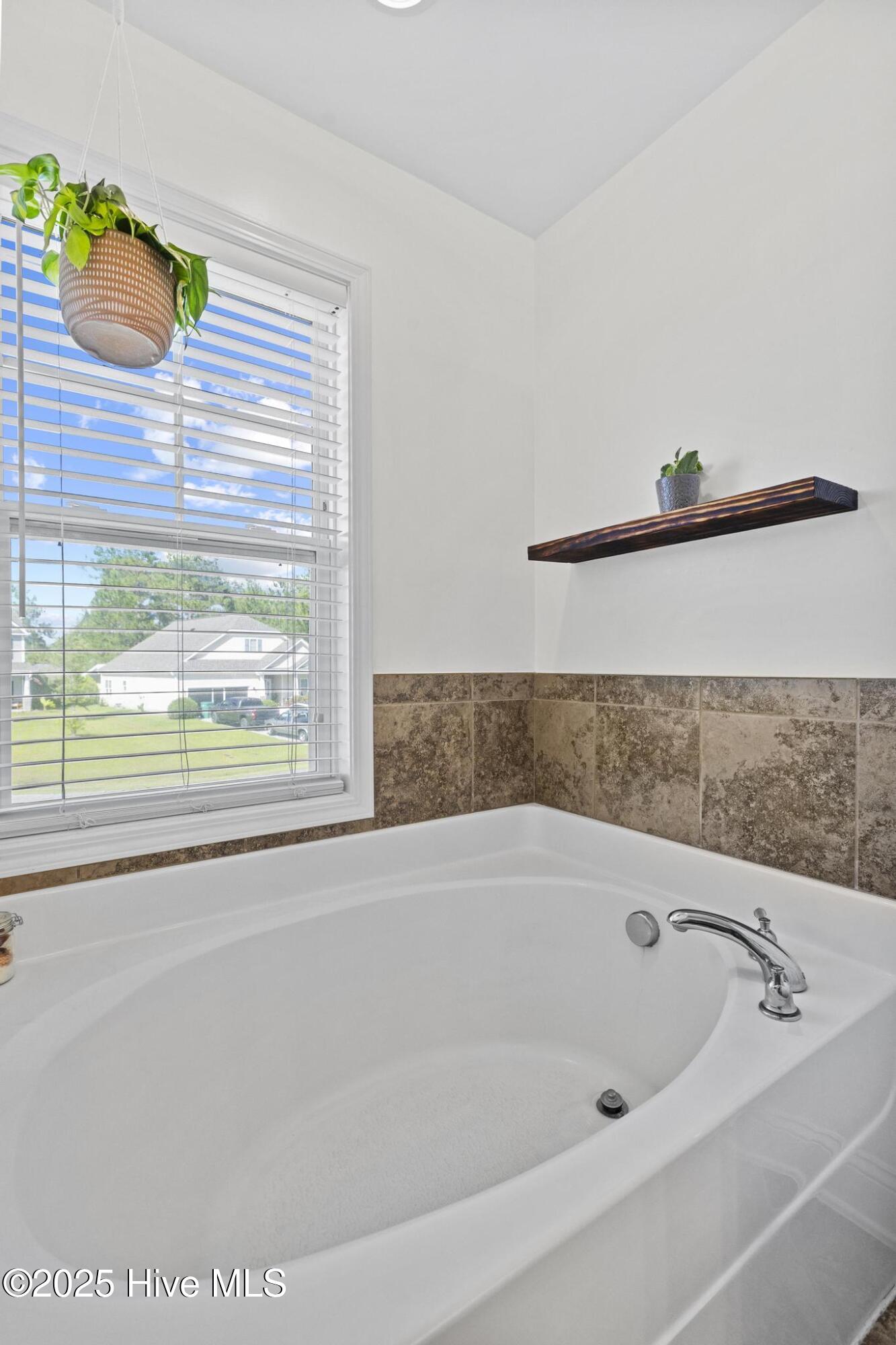 227 Admiral Court Property Photo 31