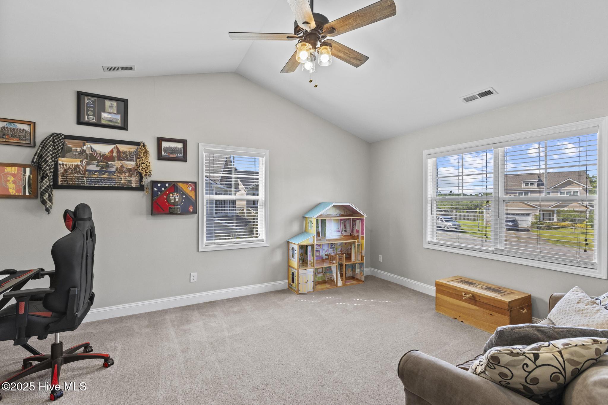 227 Admiral Court Property Photo 33
