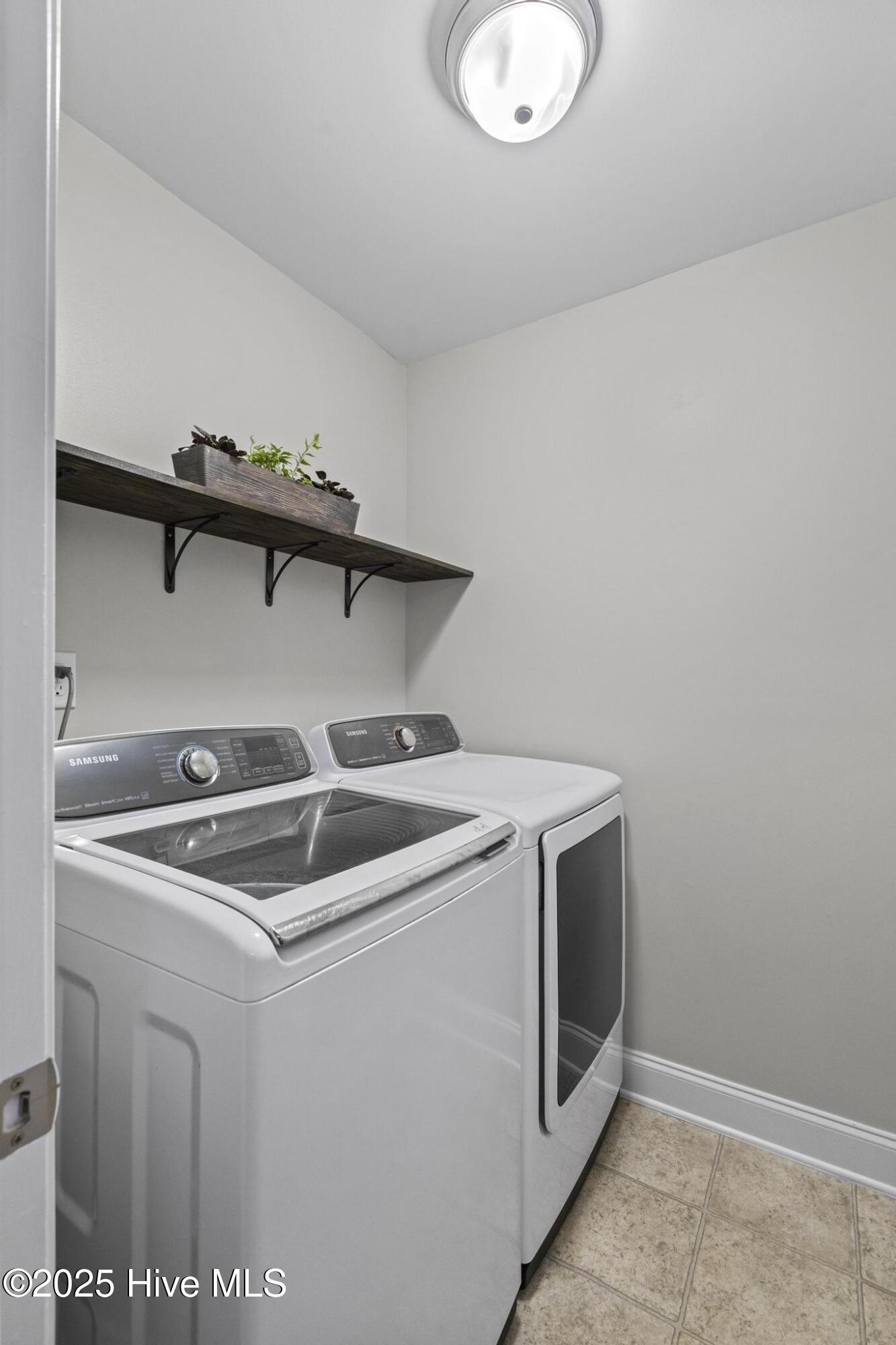 227 Admiral Court Property Photo 34