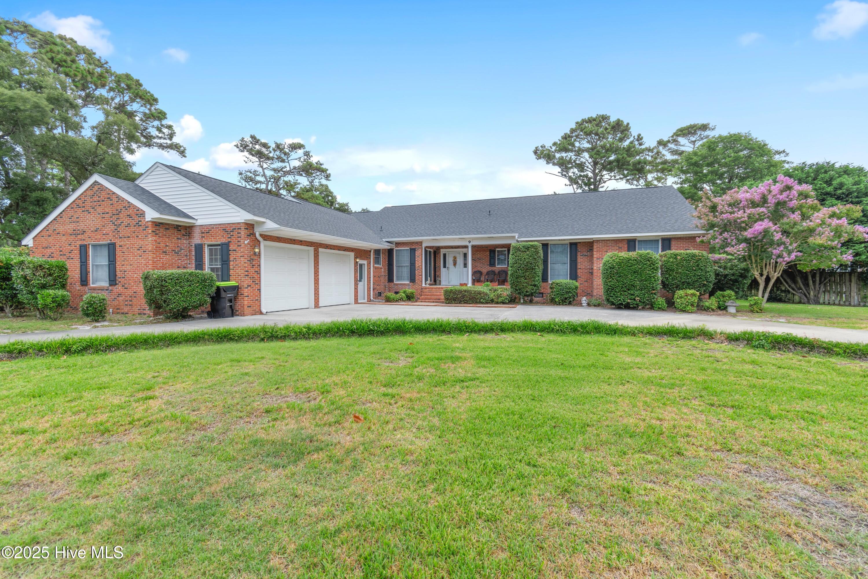 9 Quail Hollow Drive Property Photo 1