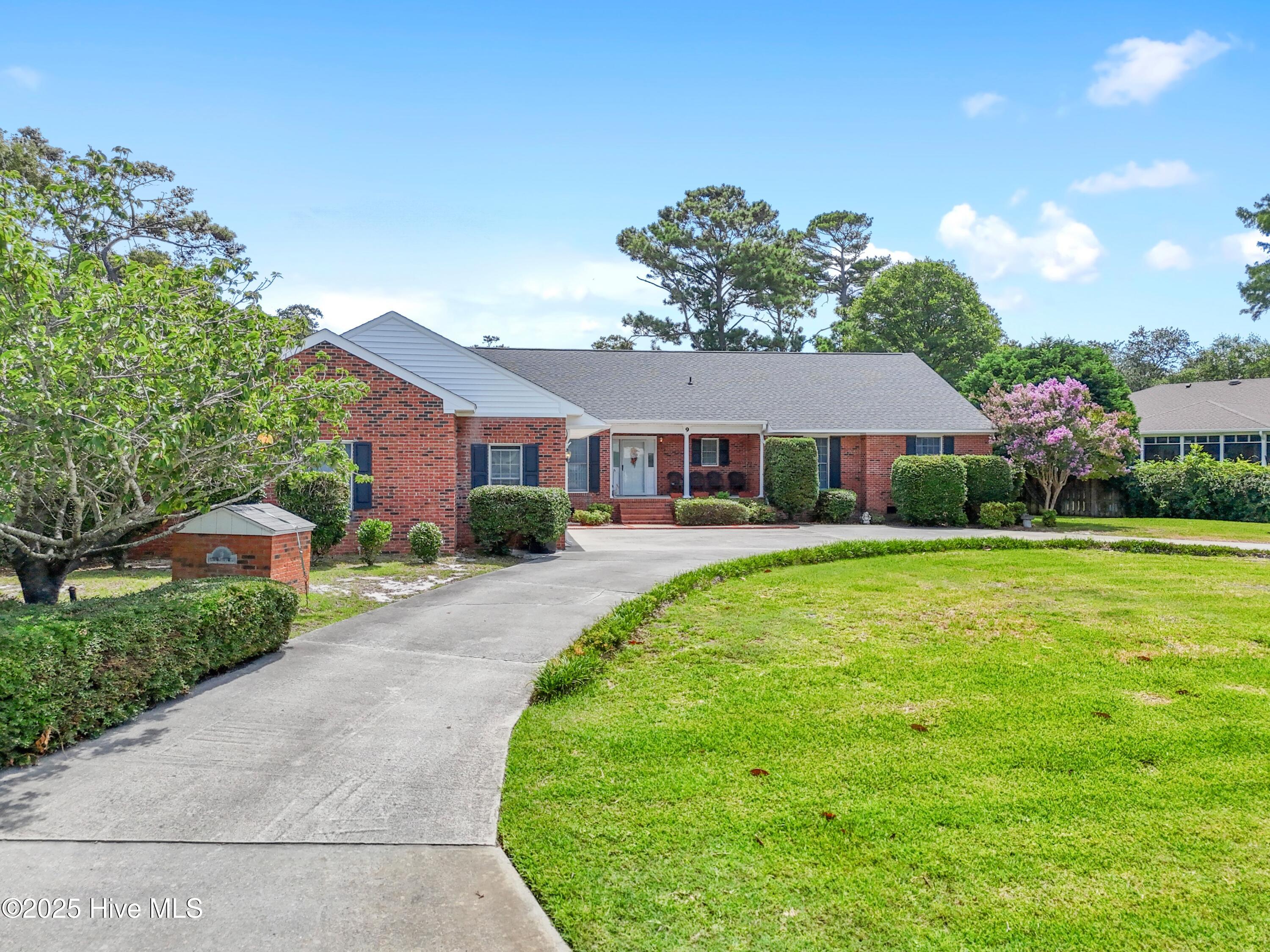 9 Quail Hollow Drive Property Photo 5
