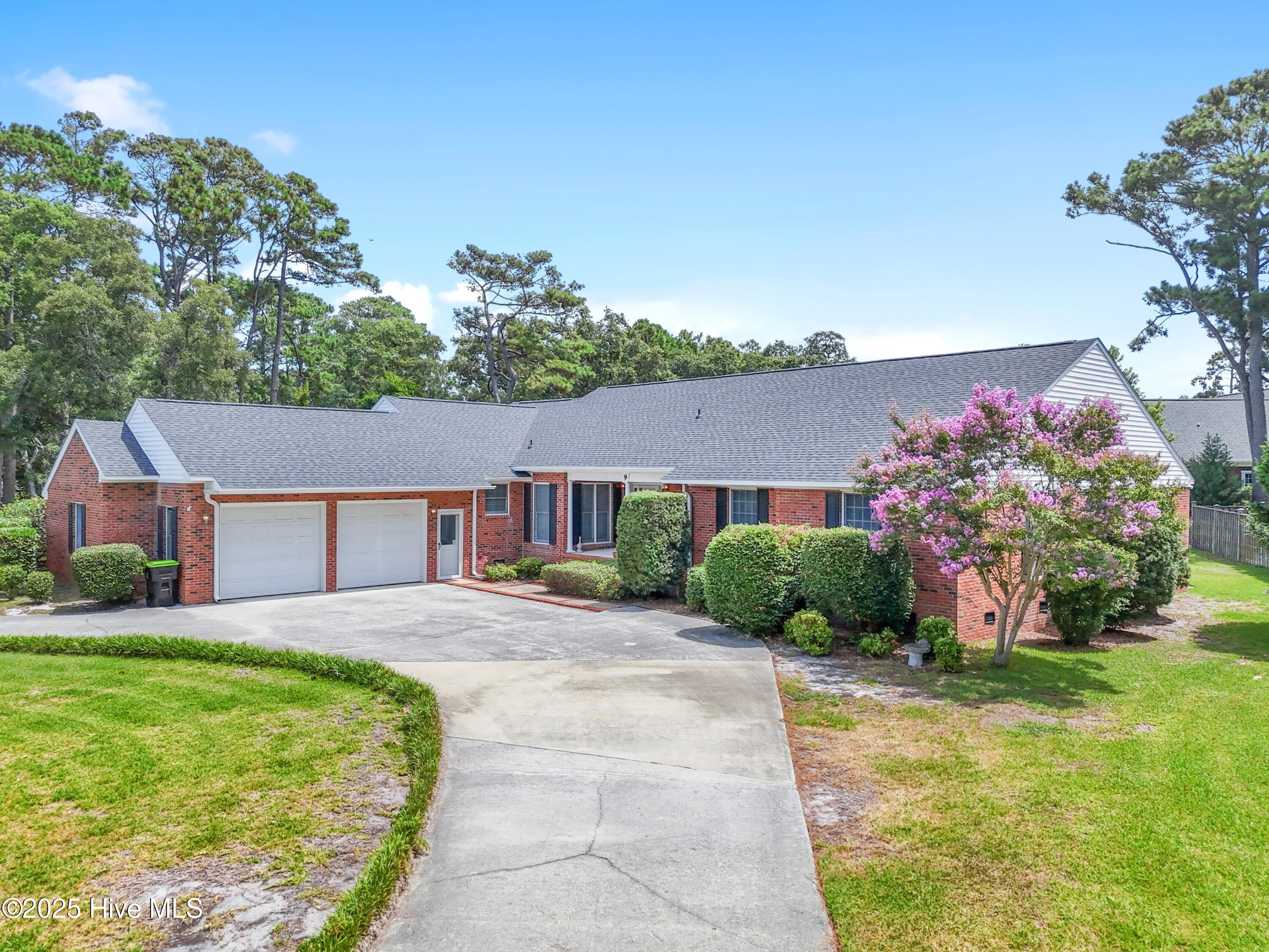 9 Quail Hollow Drive Property Photo 6