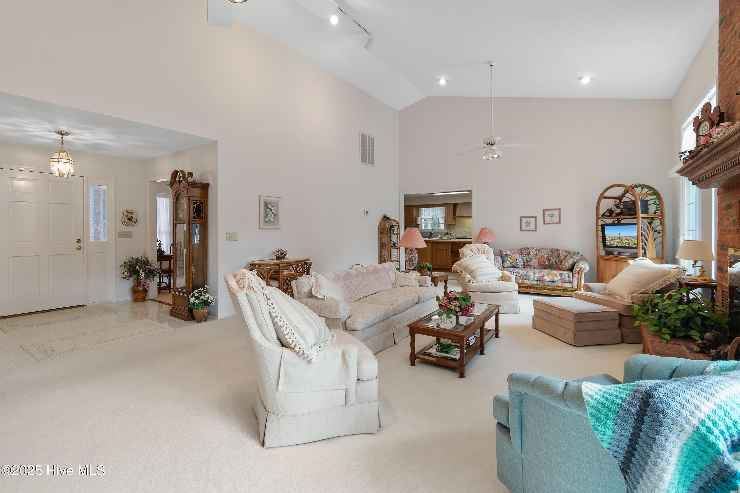 9 Quail Hollow Drive Property Photo 20