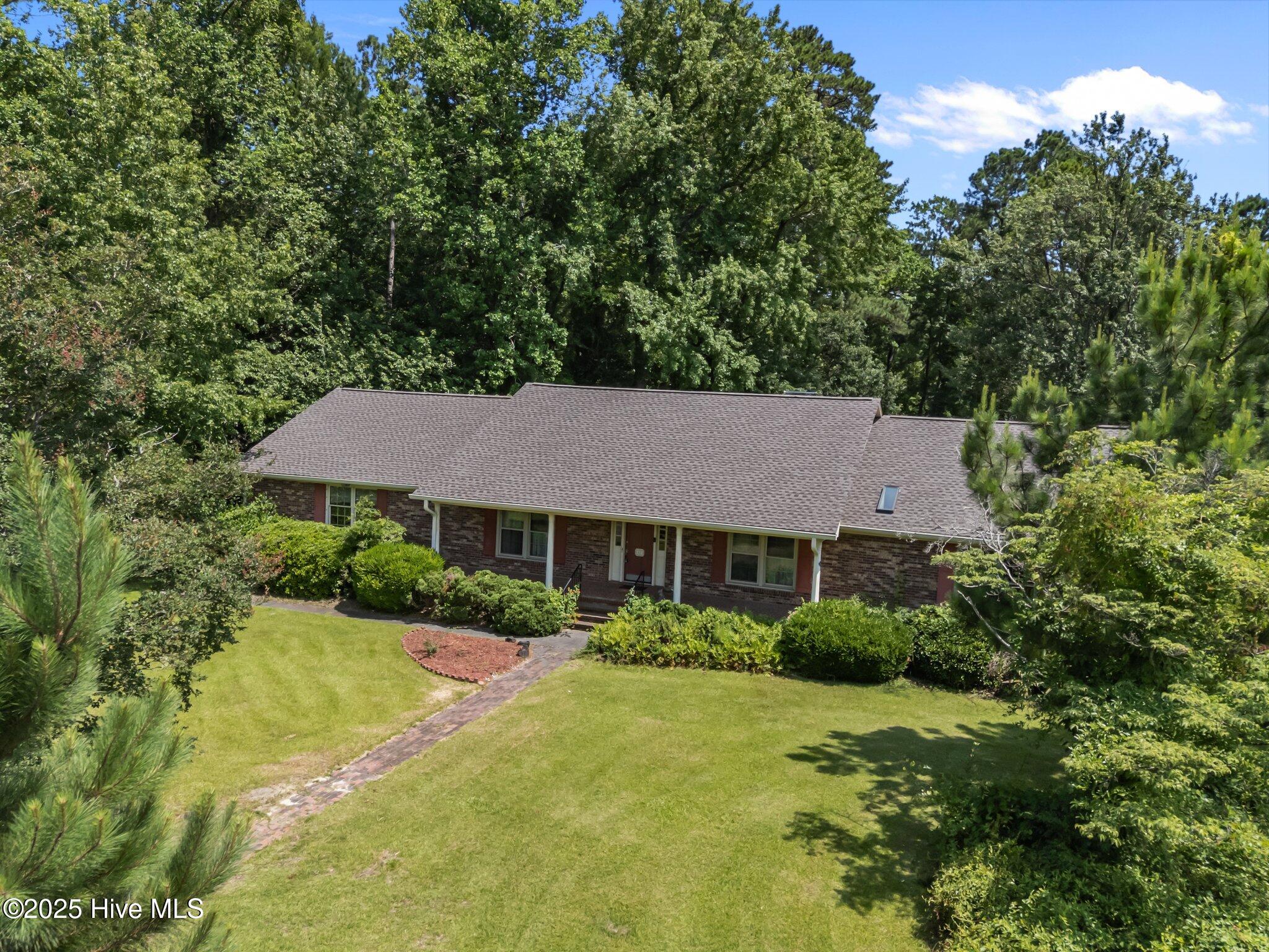 302 Foxhall Court Property Photo 2