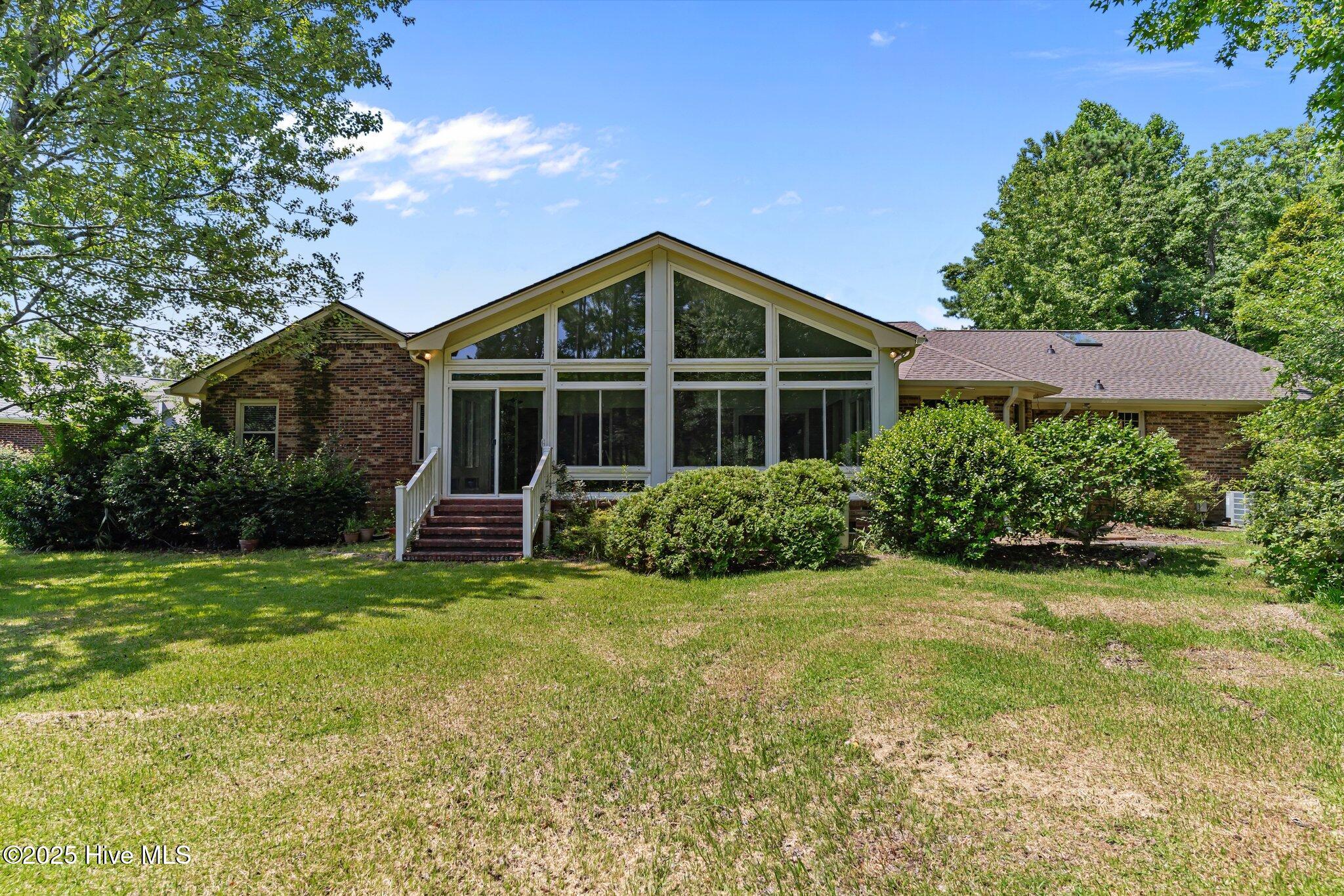 302 Foxhall Court Property Photo 10
