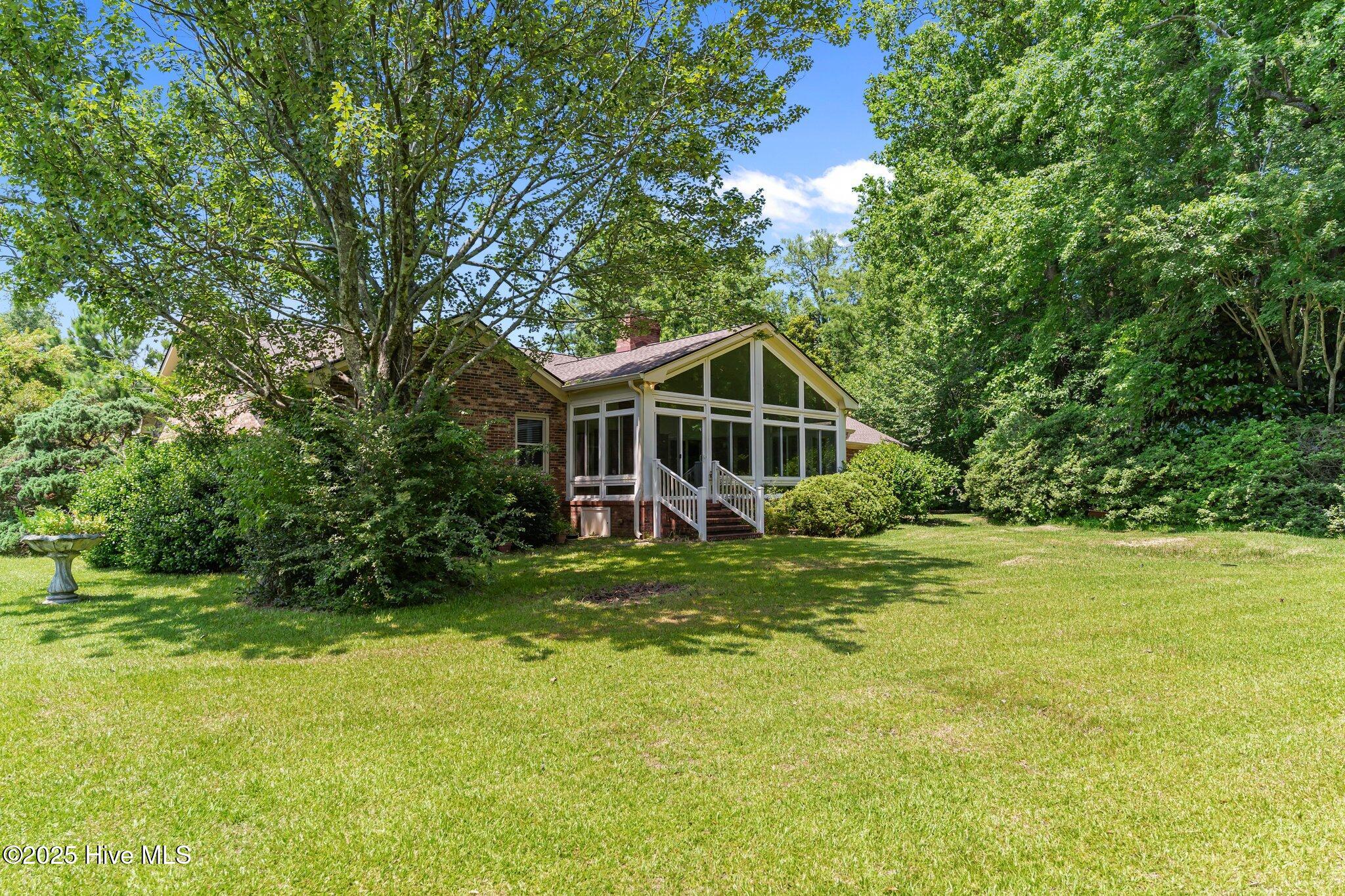 302 Foxhall Court Property Photo 11