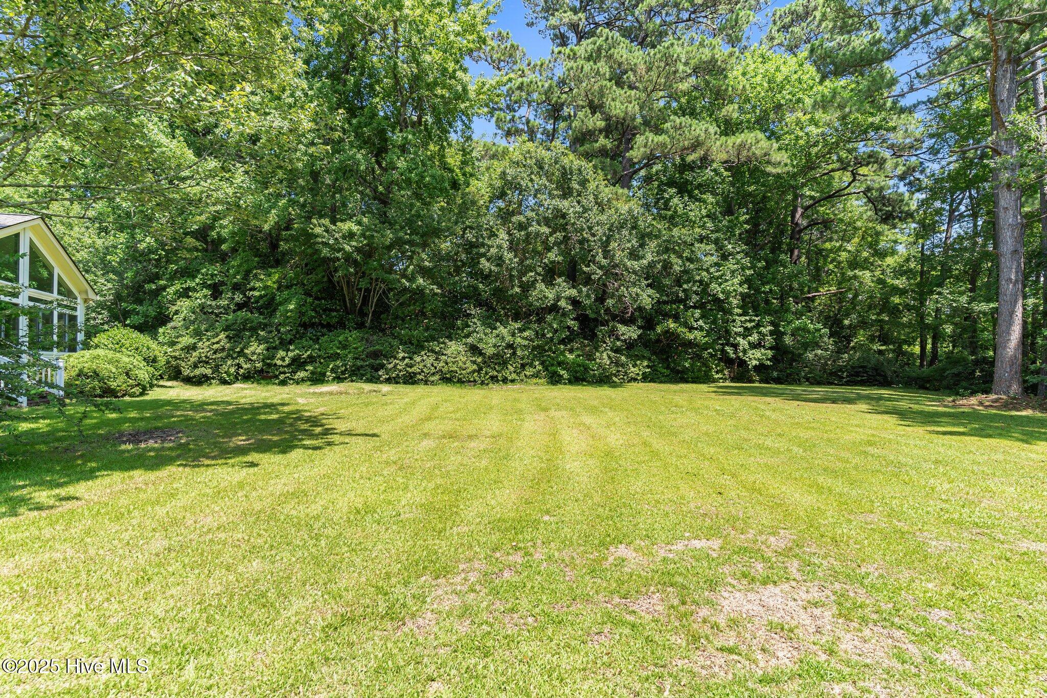 302 Foxhall Court Property Photo 12