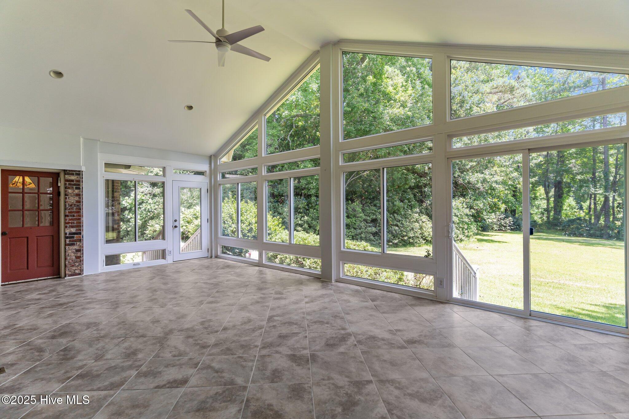 302 Foxhall Court Property Photo 18