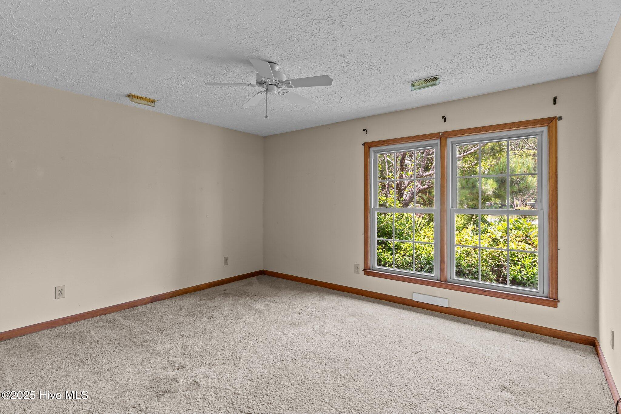 302 Foxhall Court Property Photo 33