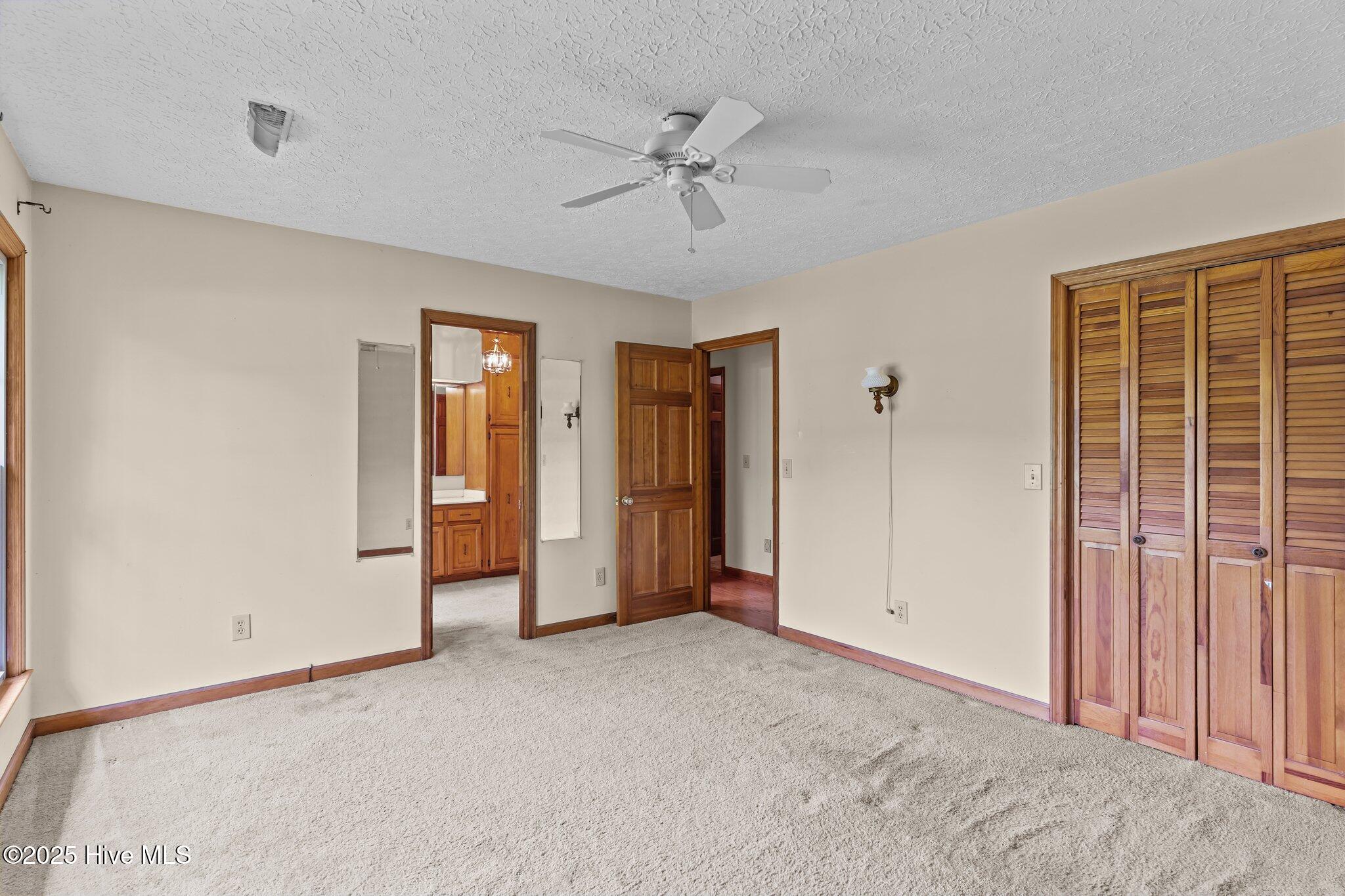 302 Foxhall Court Property Photo 34