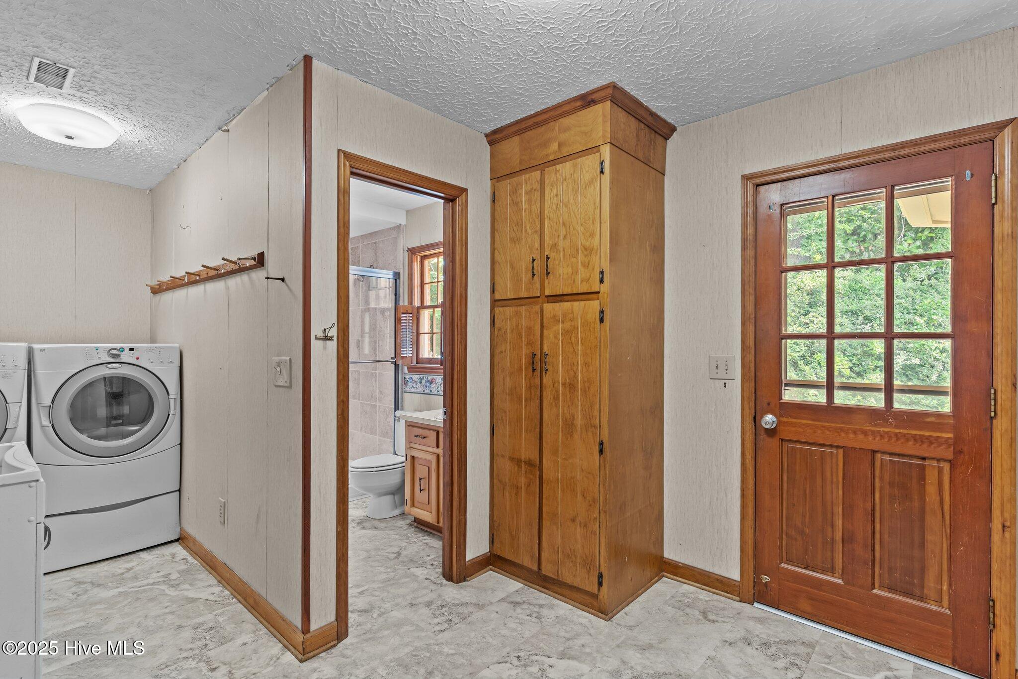 302 Foxhall Court Property Photo 39