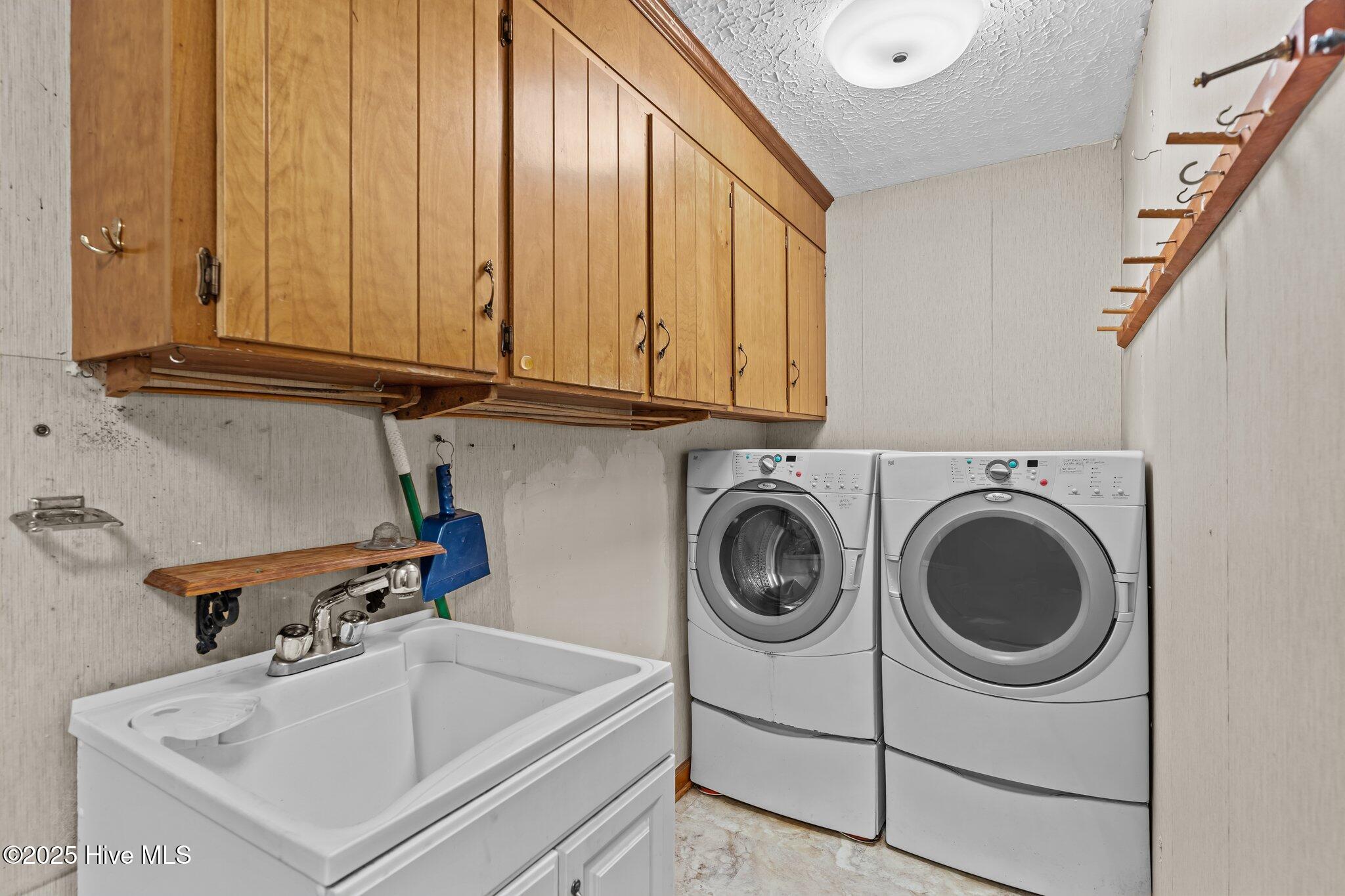 302 Foxhall Court Property Photo 41