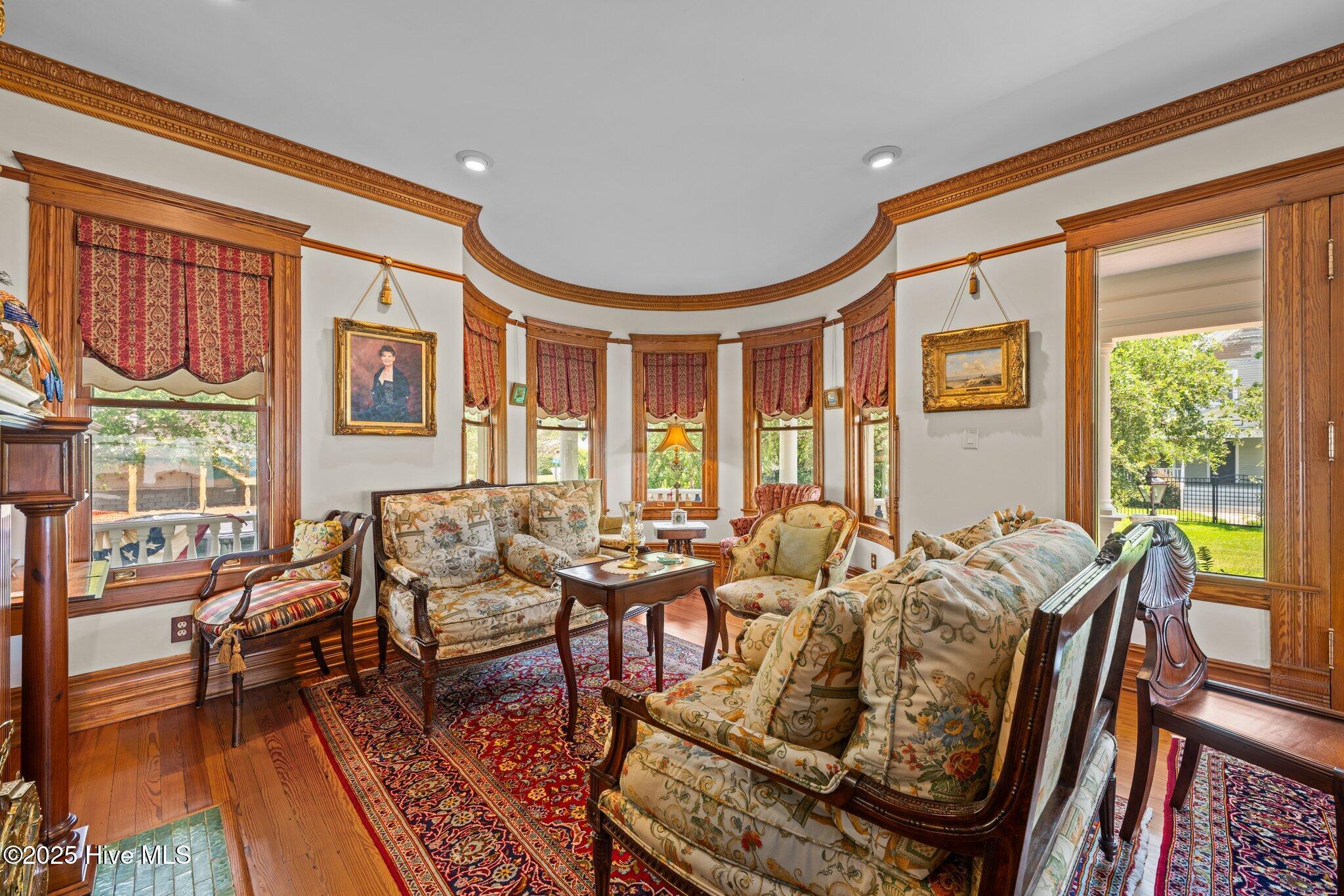502 South Avenue Property Photo 7